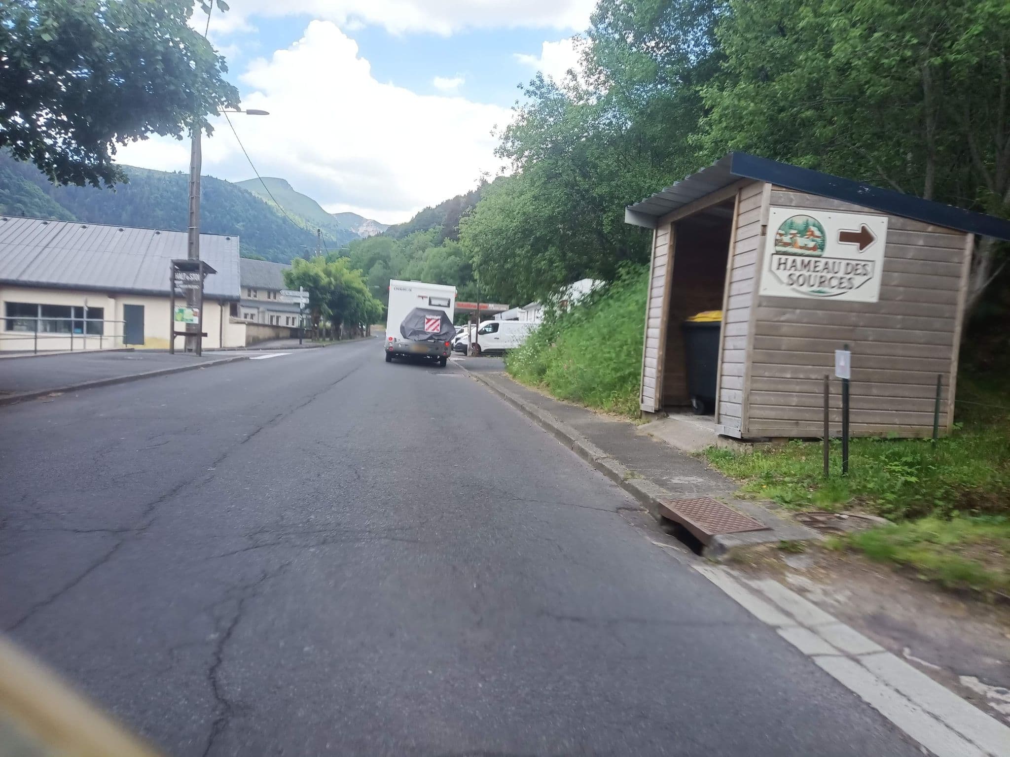 Street view near Les Hautes Pierres, Mont-Dore — © connermacleod69 (CC BY-SA · Mapillary)