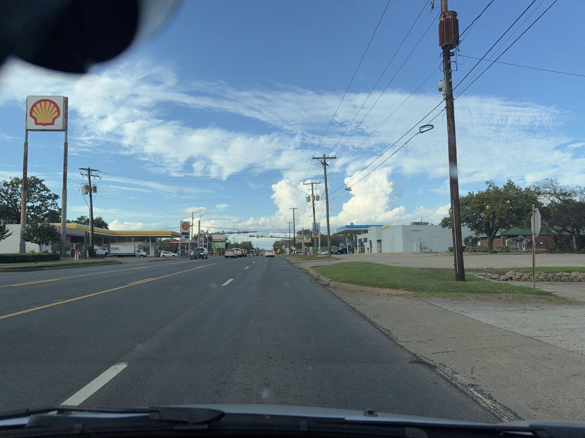 Street view near Executive Inn & Suites, Marshall — © whitecotton (CC BY-SA · Mapillary)