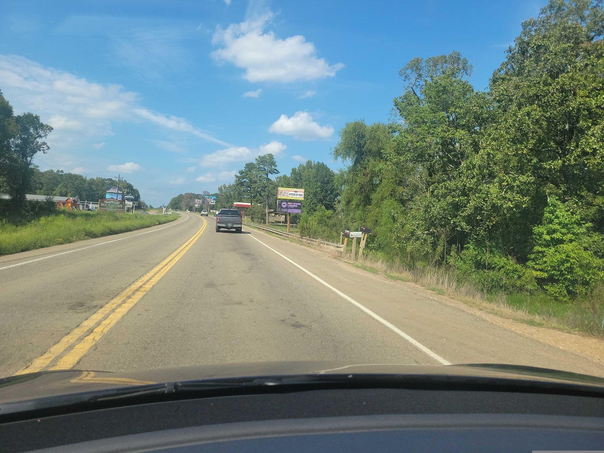 Street view near Kiamichi Cabins, Broken Bow — © Montrose_Lyle (CC BY-SA · Mapillary)