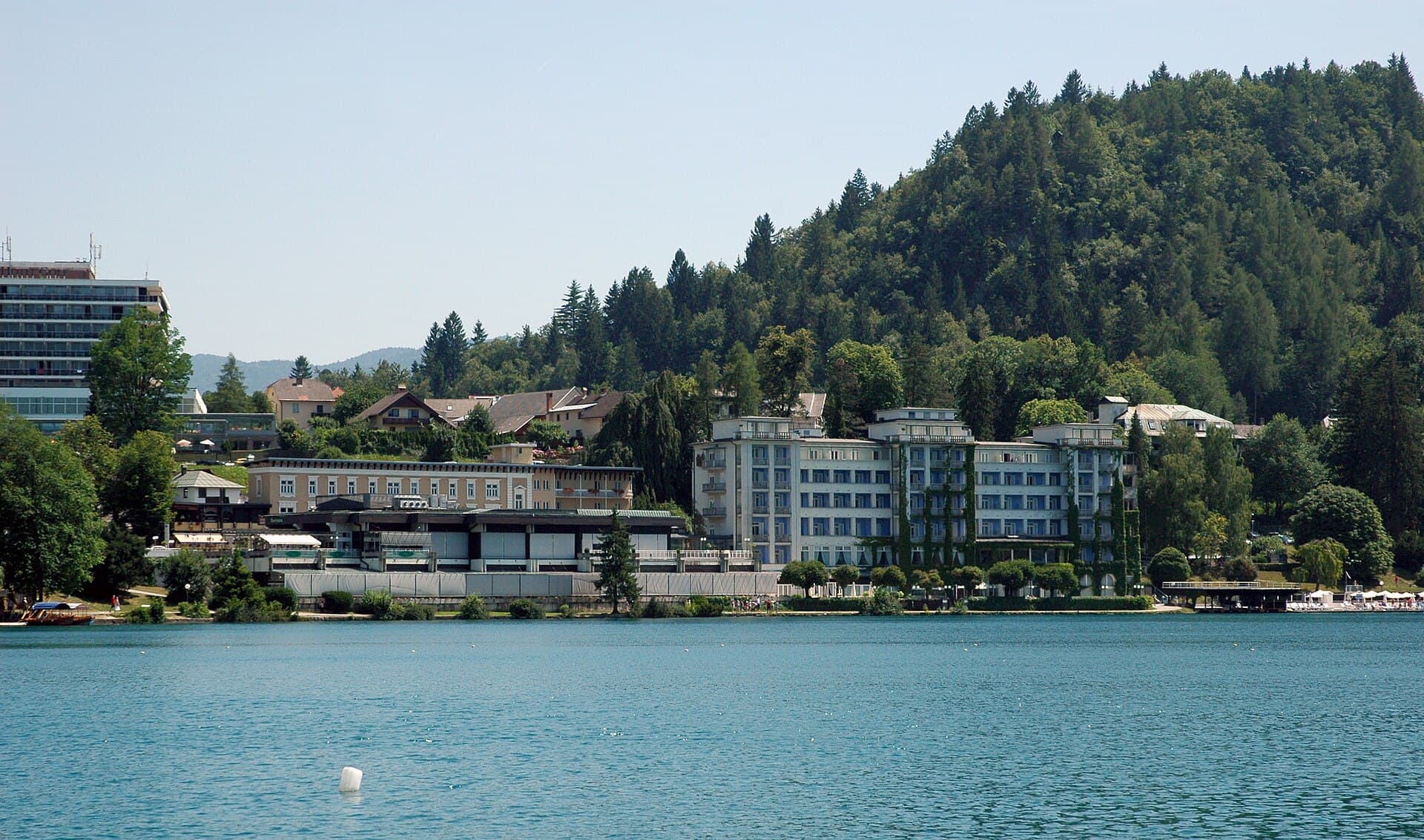 Grand Hotel Toplice (via Wikimedia Commons, CC0)