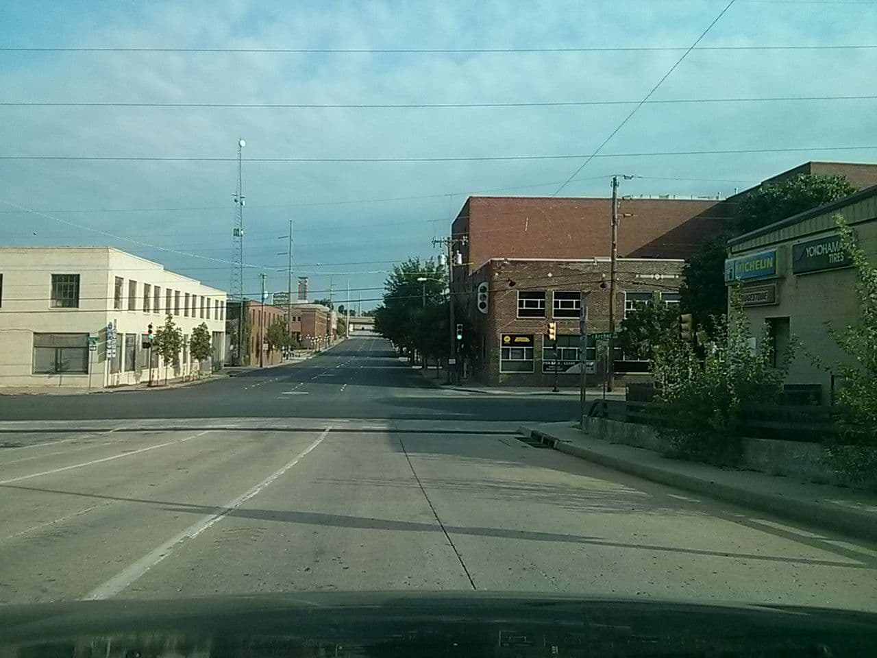 Street view near Holiday Inn Express & Suites Tulsa Downtown, Tulsa — © baloouriza (CC BY-SA · Mapillary)