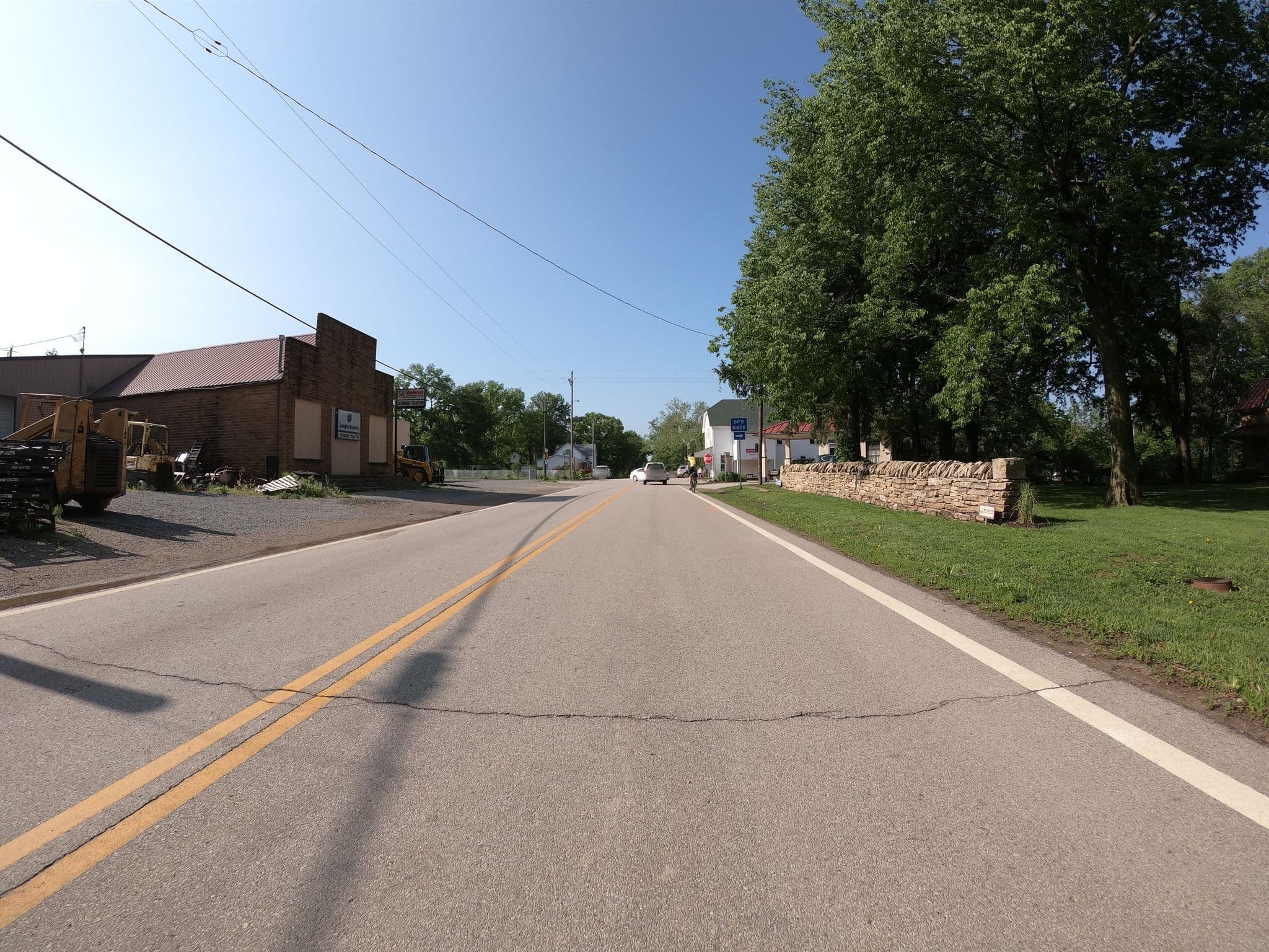 Street view near Sage Inn, Topeka — © toebee (CC BY-SA · Mapillary)