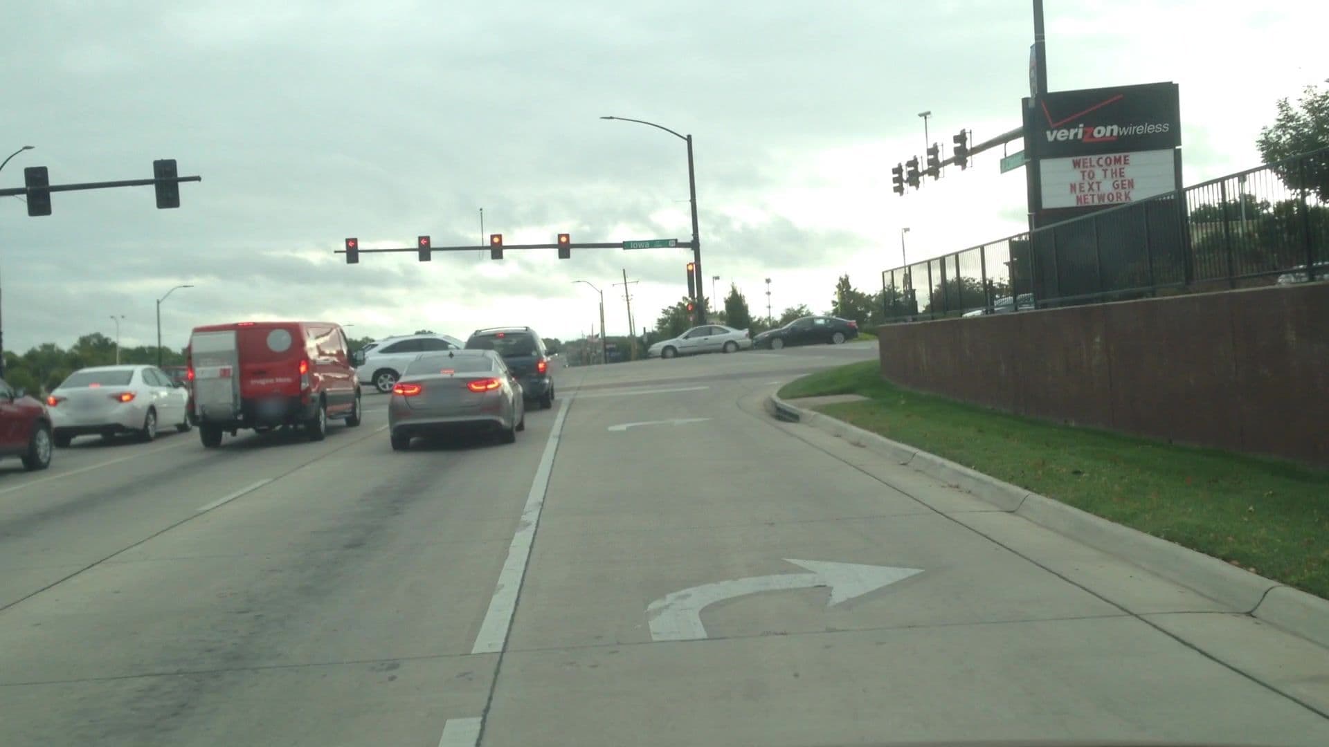 Street view near Choice Hotels, Lawrence — © lvl5 (CC BY-SA · Mapillary)