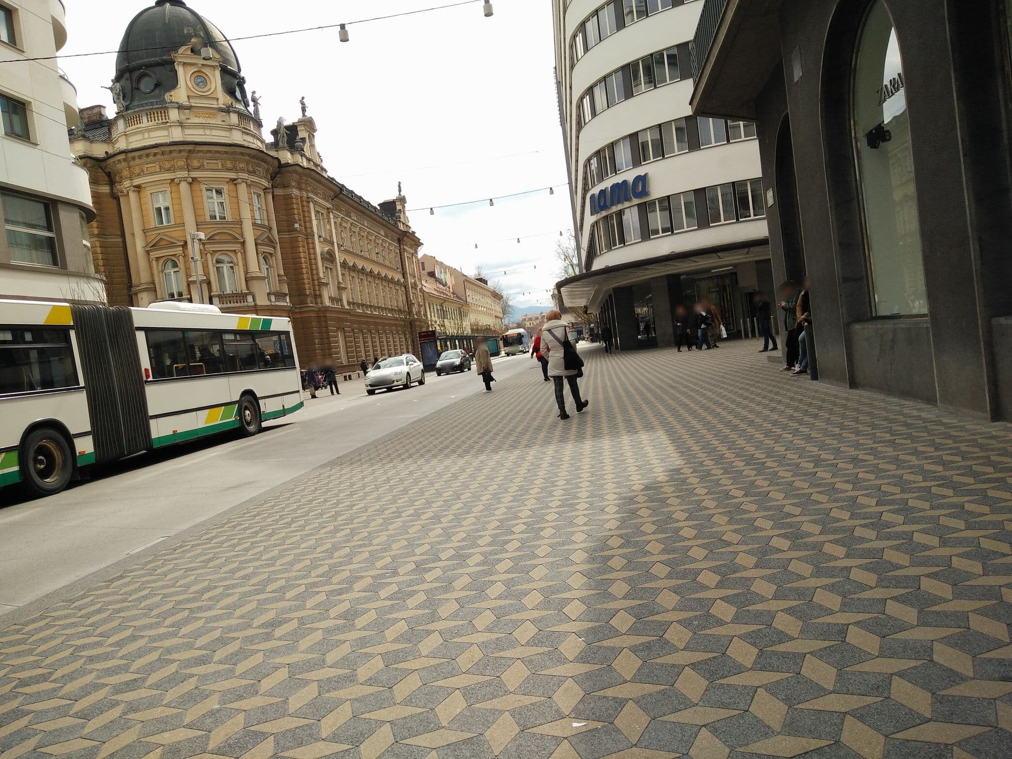 Street view near Best Western Premier Hotel Slon, Ljubljana — © map_hard (CC BY-SA · Mapillary)