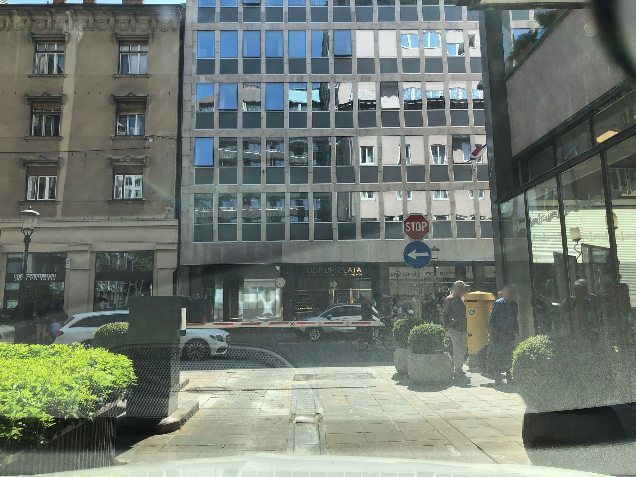 Street view near Alibi hostel, Ljubljana — © derzornigemarkus (CC BY-SA · Mapillary)