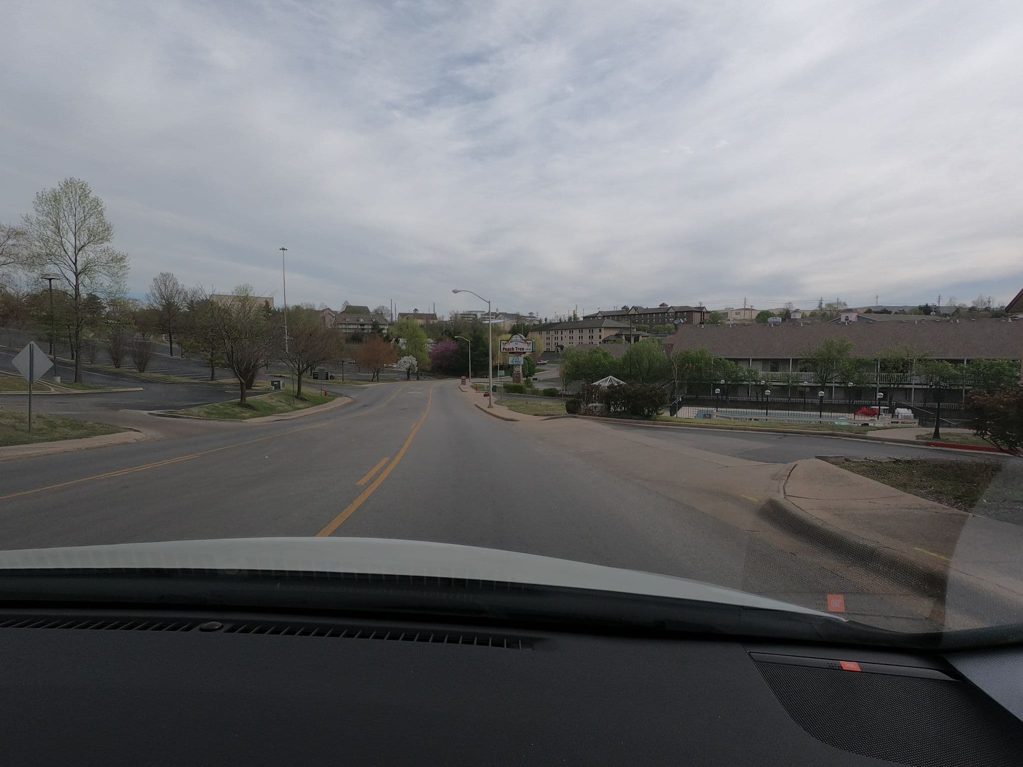 Street view near Super 8 by Wyndham, Branson — © toebee (CC BY-SA · Mapillary)
