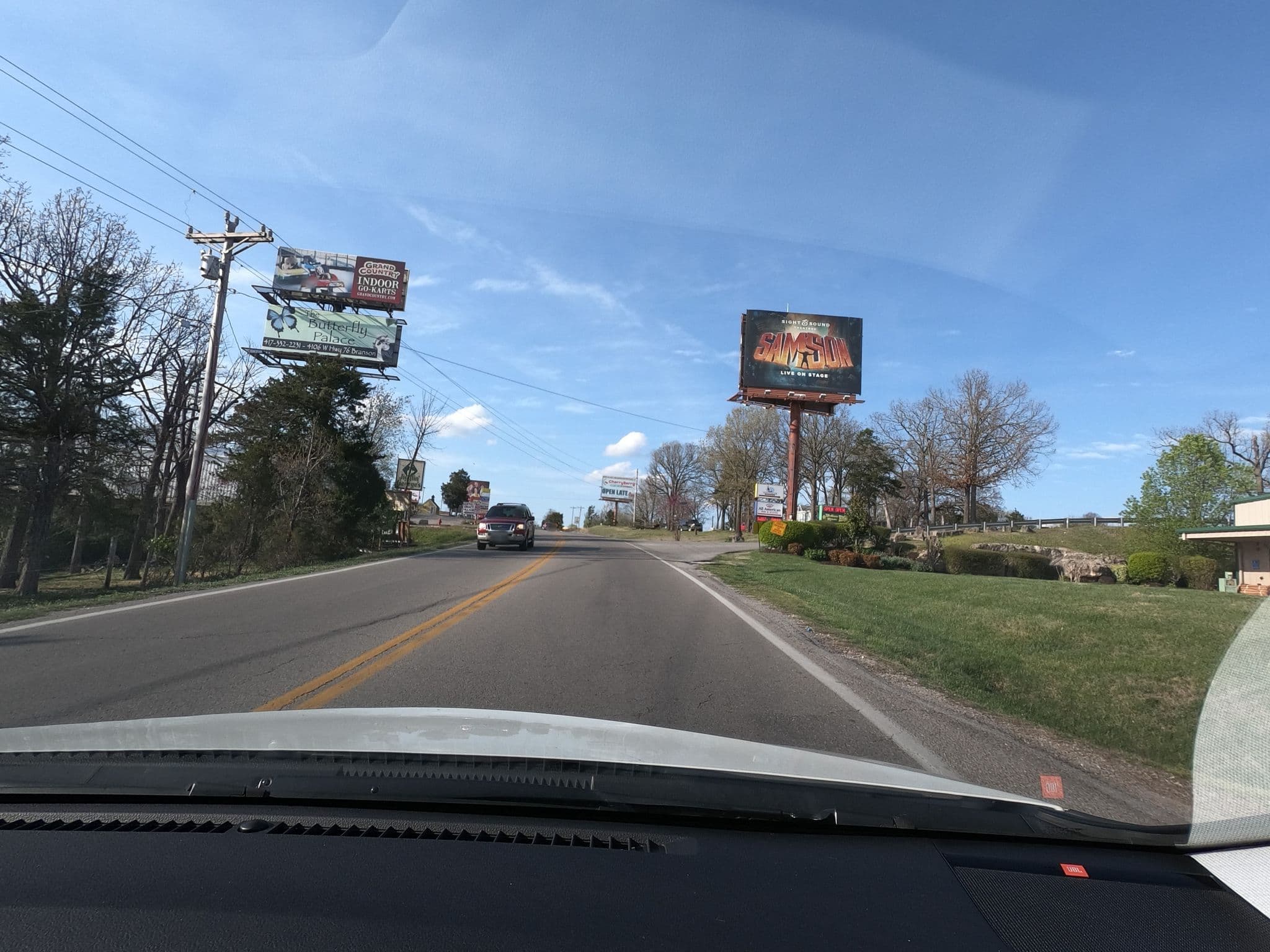 Street view near Hide-A-Way Campground & RV Retreat, Branson — © toebee (CC BY-SA · Mapillary)