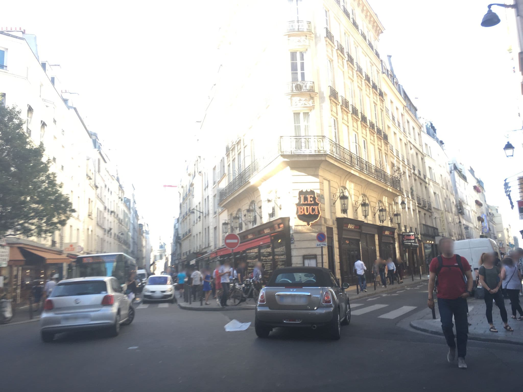 Street view near Le Petit Trianon, Paris 01 Louvre — © unmap (CC BY-SA · Mapillary)
