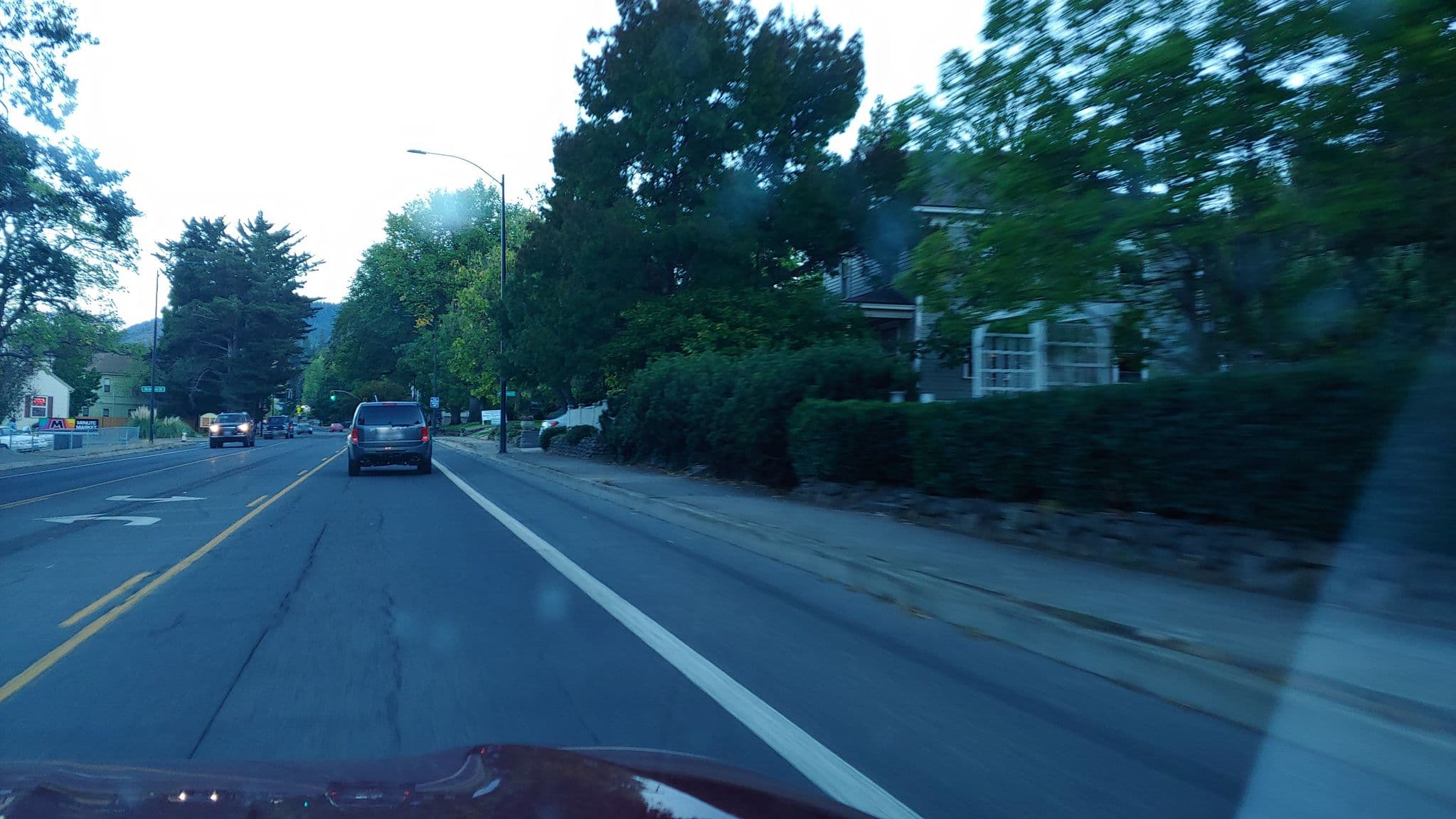 Street view near Fadden's Inn, Talent — © evansiroky (CC BY-SA · Mapillary)
