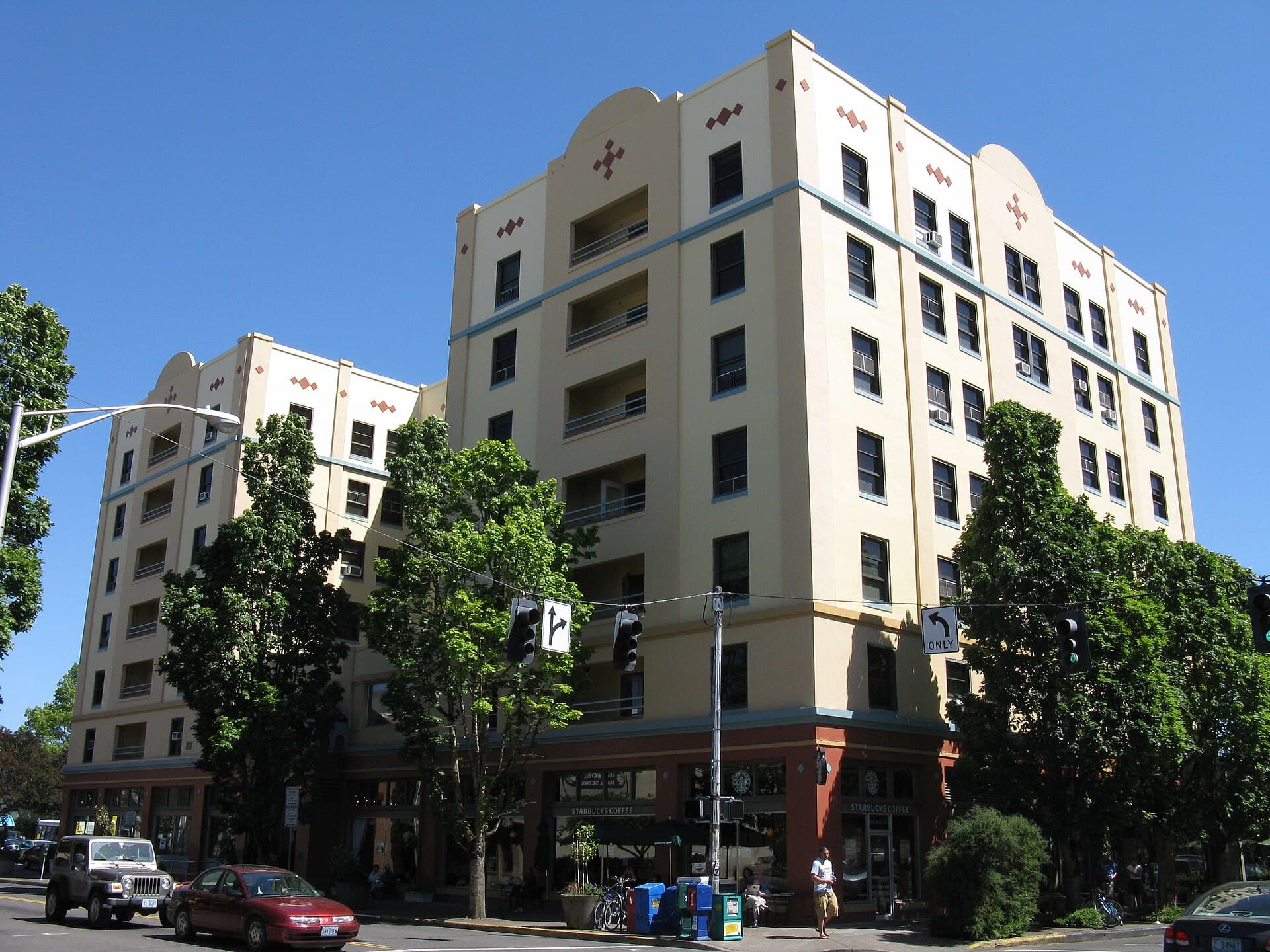 The Eugene Hotel (via Wikimedia Commons, CC BY-SA 3.0)