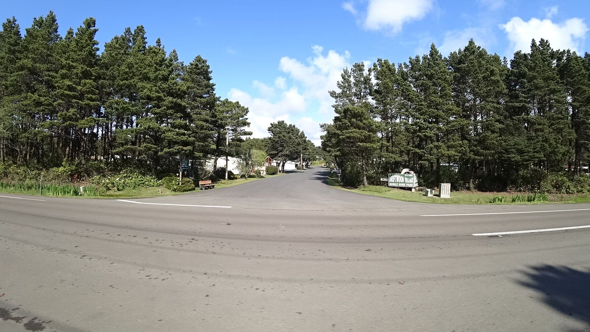 Street view near Vacasa Rentals: Seadrifter Oceanfront Beach House, Waldport — © stilldavid (CC BY-SA · Mapillary)