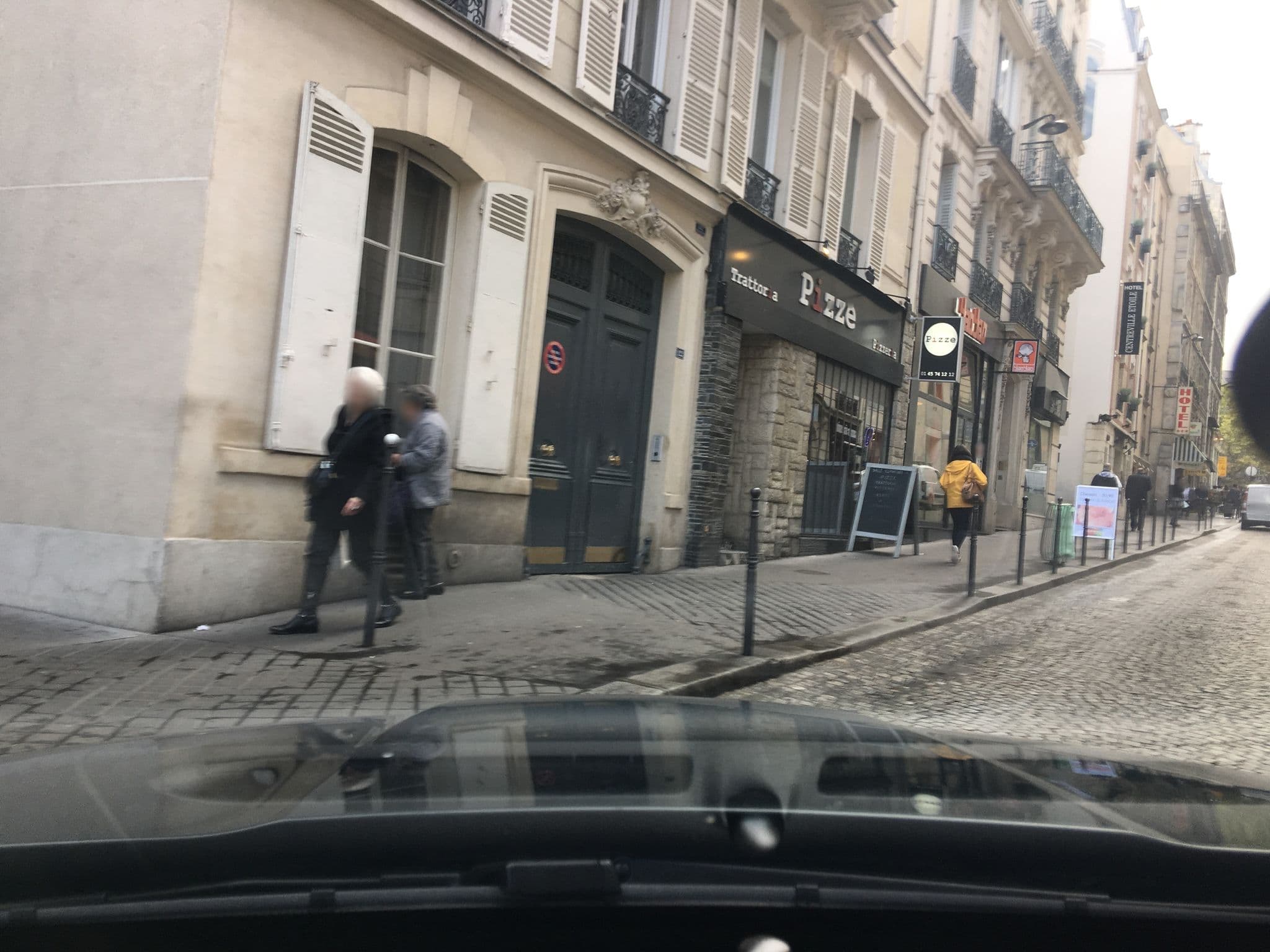 Street view near Hôtel Des Pavillons, Paris 16 Passy — © kgvx (CC BY-SA · Mapillary)