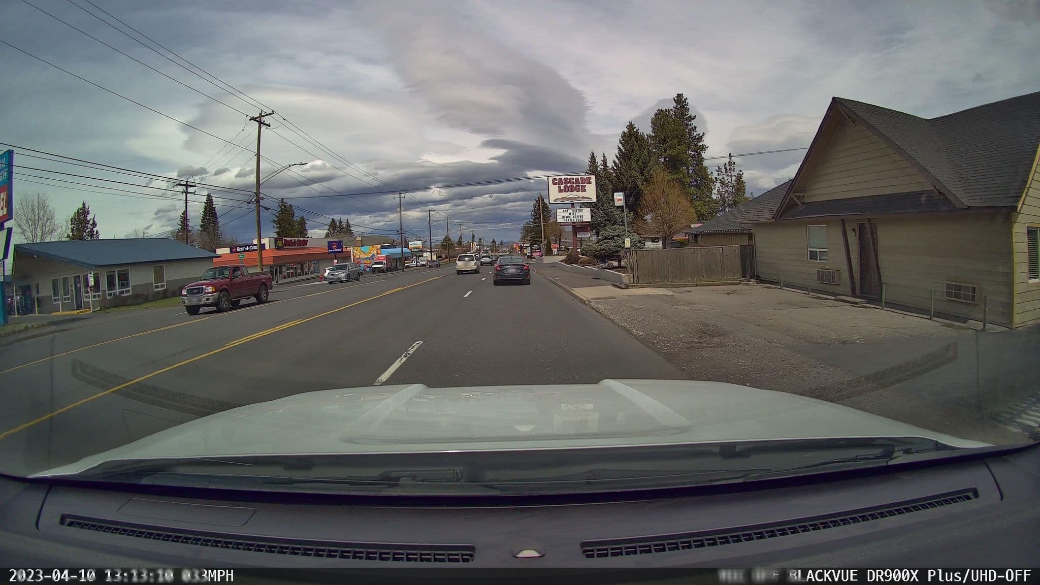 Street view near Sonoma Lodge, Bend — © n_skinner (CC BY-SA · Mapillary)