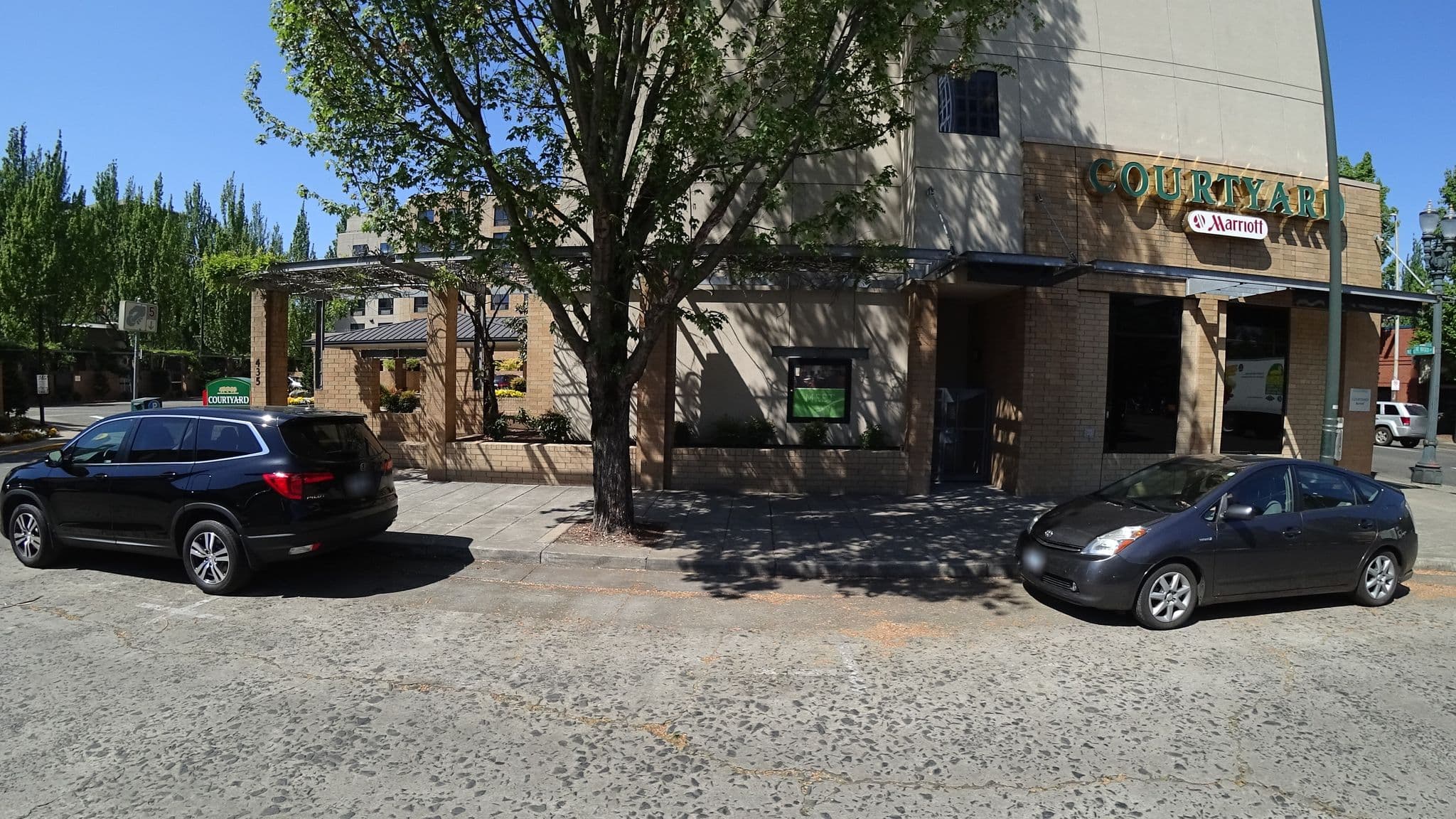 Street view near Marriott Hotel, Portland — © mly_pdx01 (CC BY-SA · Mapillary)