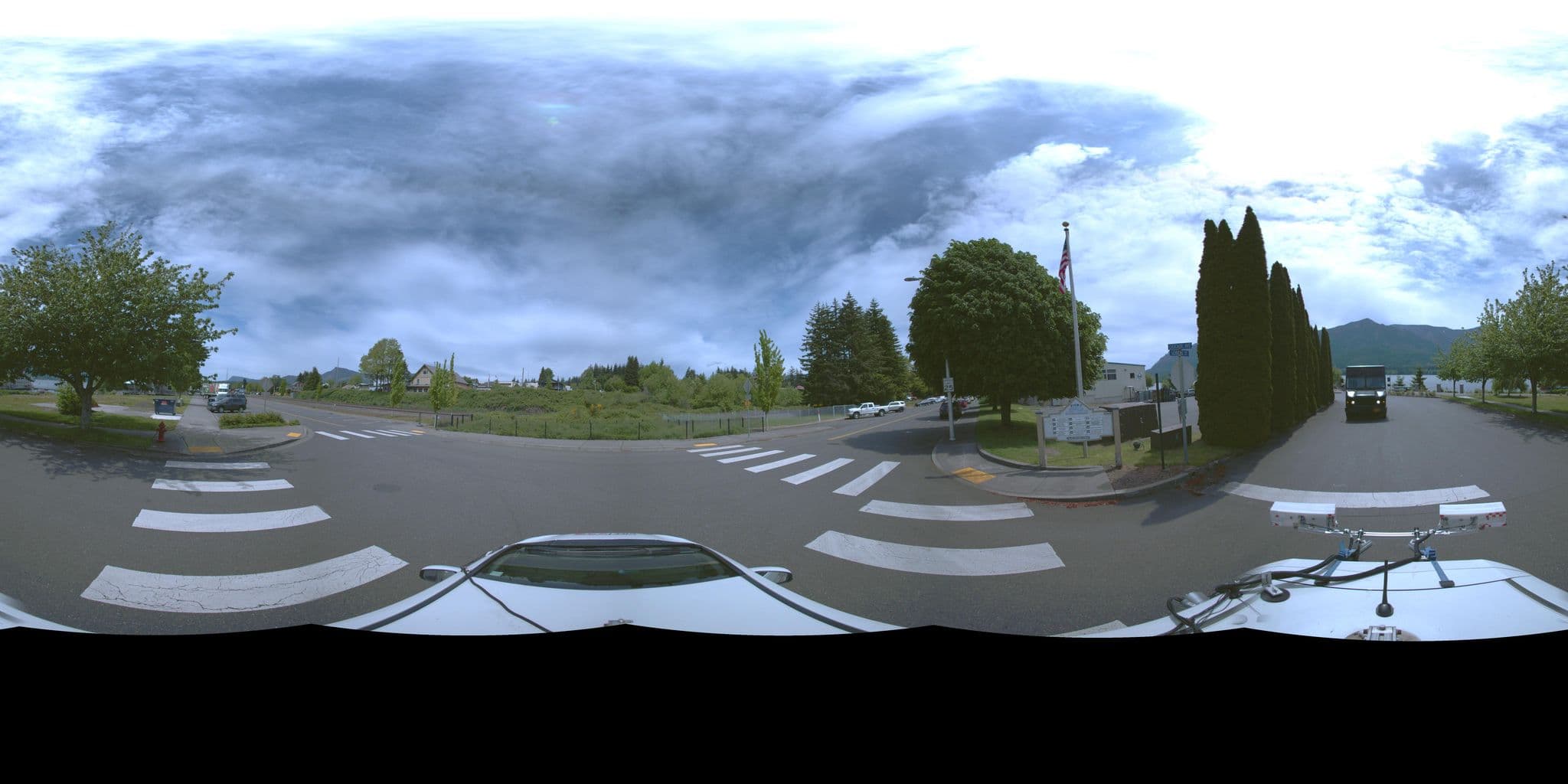 Street view near Columbia Gorge River House, Cascade Locks — © opsstreetscan (CC BY-SA · Mapillary)