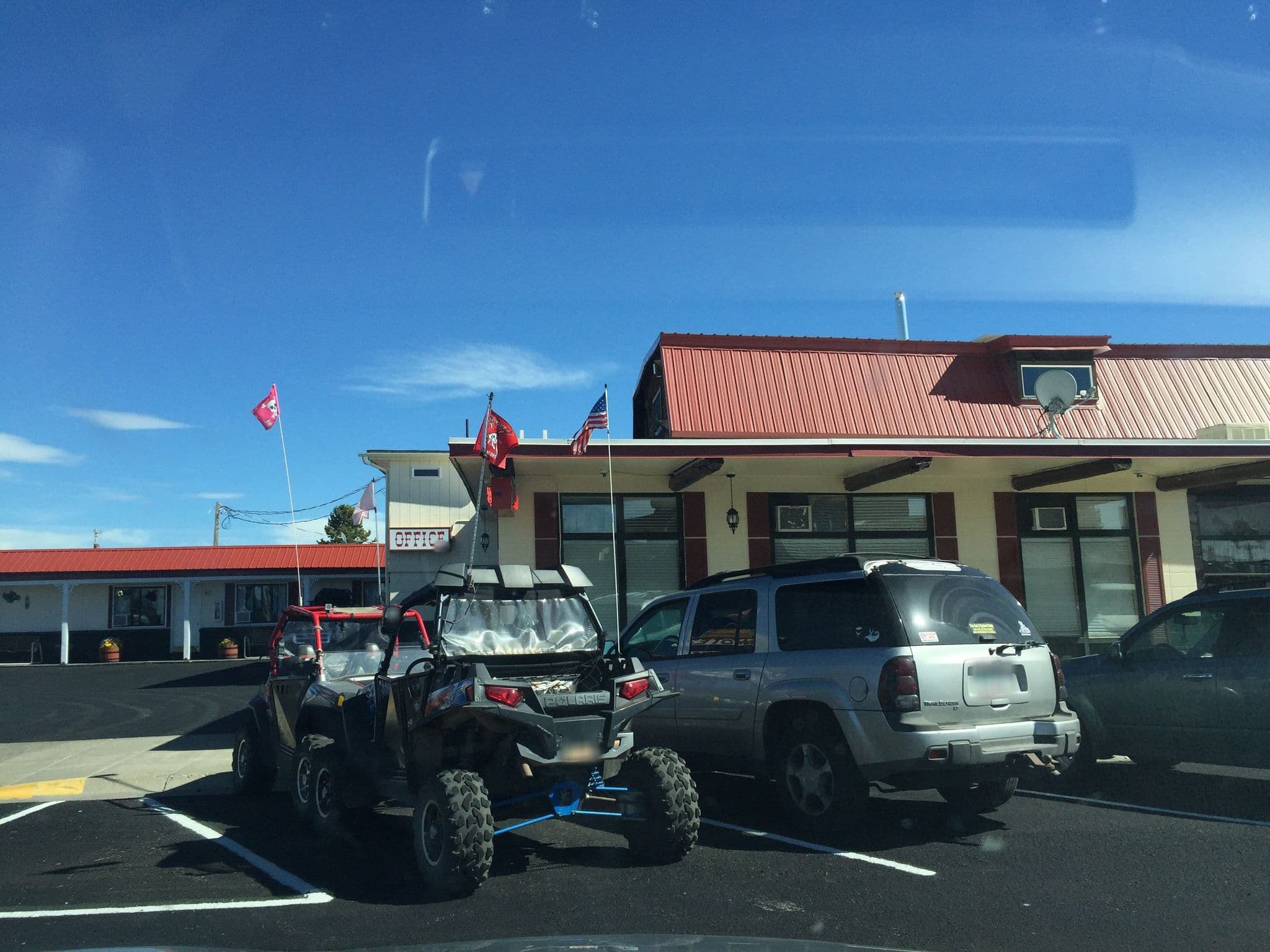 Street view near Madison Hotel, West Yellowstone — © canadarunner (CC BY-SA · Mapillary)
