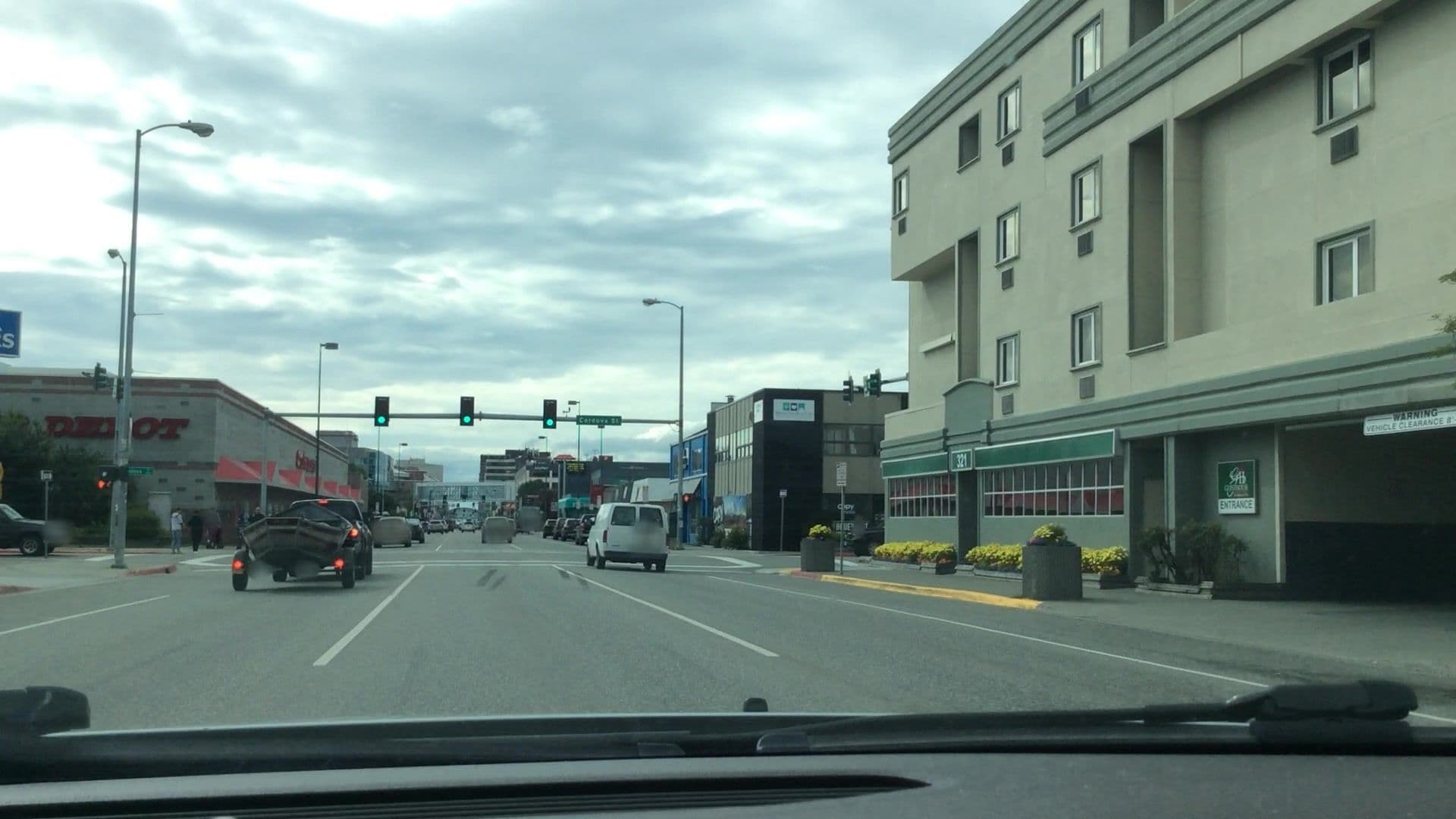 Street view near GuestHouse Anchorage, Anchorage — © lvl5 (CC BY-SA · Mapillary)