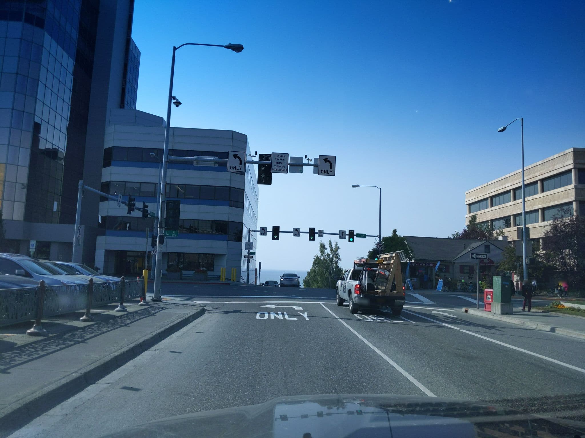 Street view near Caribou Inn, Anchorage — © akmapper01 (CC BY-SA · Mapillary)