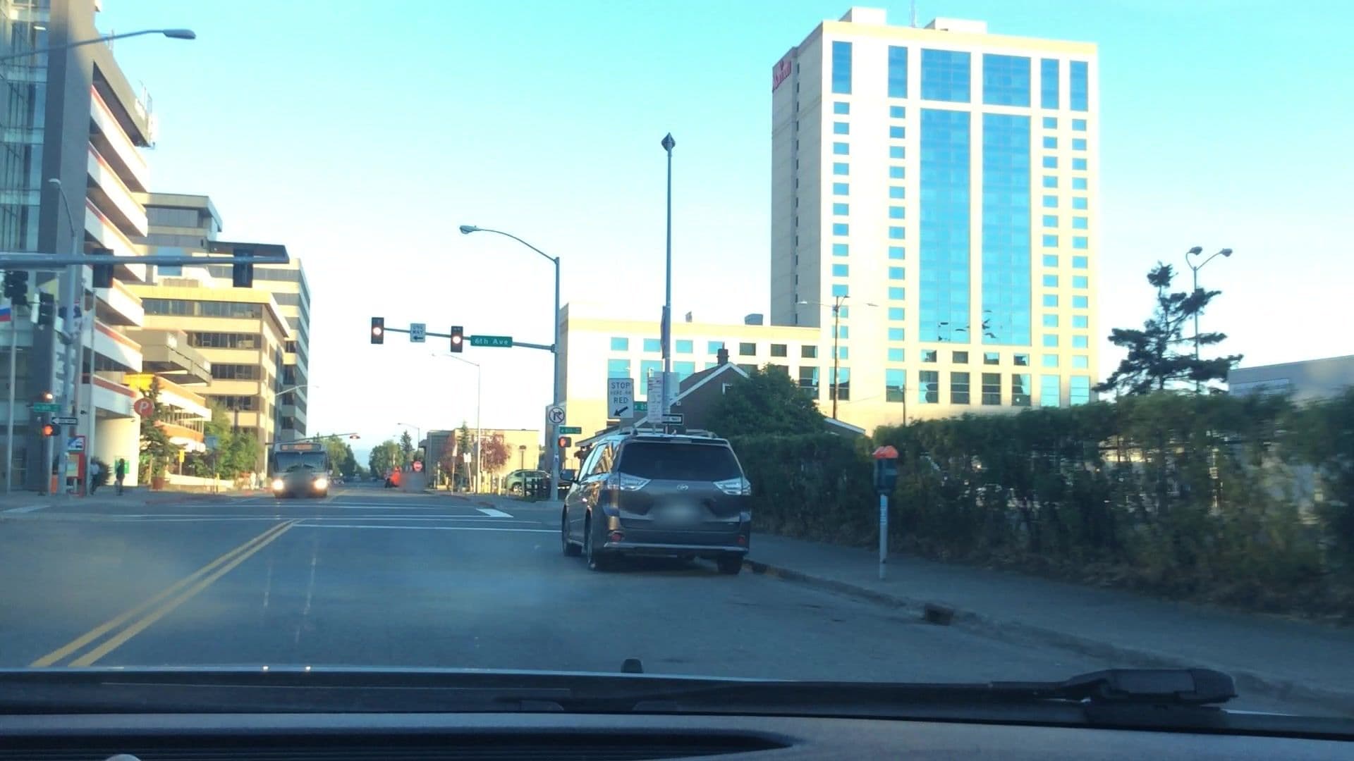 Street view near Inlet Inn, Anchorage — © lvl5 (CC BY-SA · Mapillary)