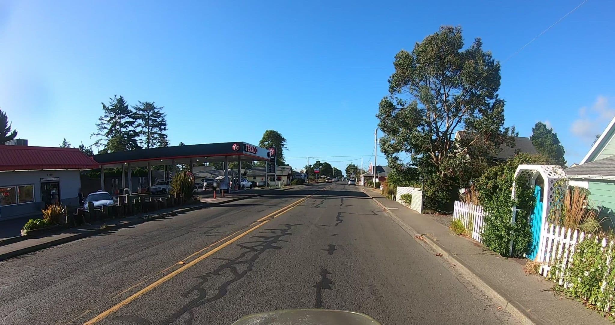 Street view near Honeysuckle Cottage, Ocean Park — © networklanman (CC BY-SA · Mapillary)