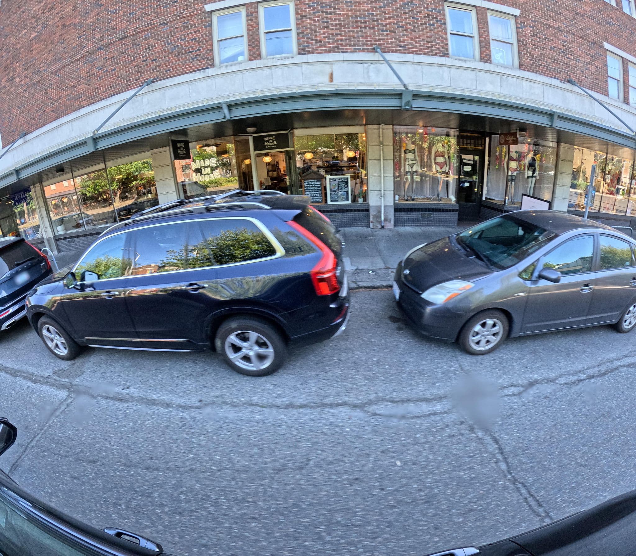 Street view near Hotel Hotel, Seattle — © dankoop (CC BY-SA · Mapillary)