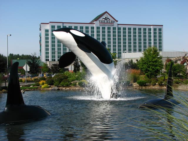 Tulalip Casino Resort (via Wikimedia Commons, CC BY 2.0)
