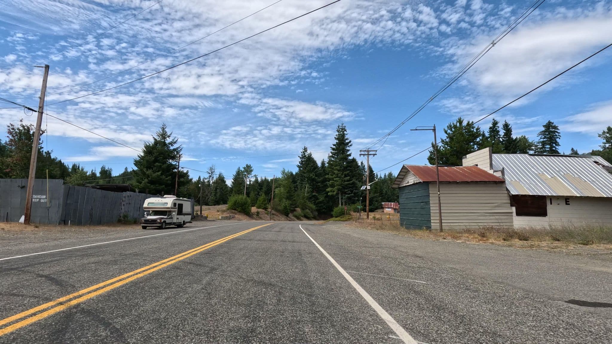 Street view near Easton Country Store and Motel, Cle Elum — © natfoot (CC BY-SA · Mapillary)