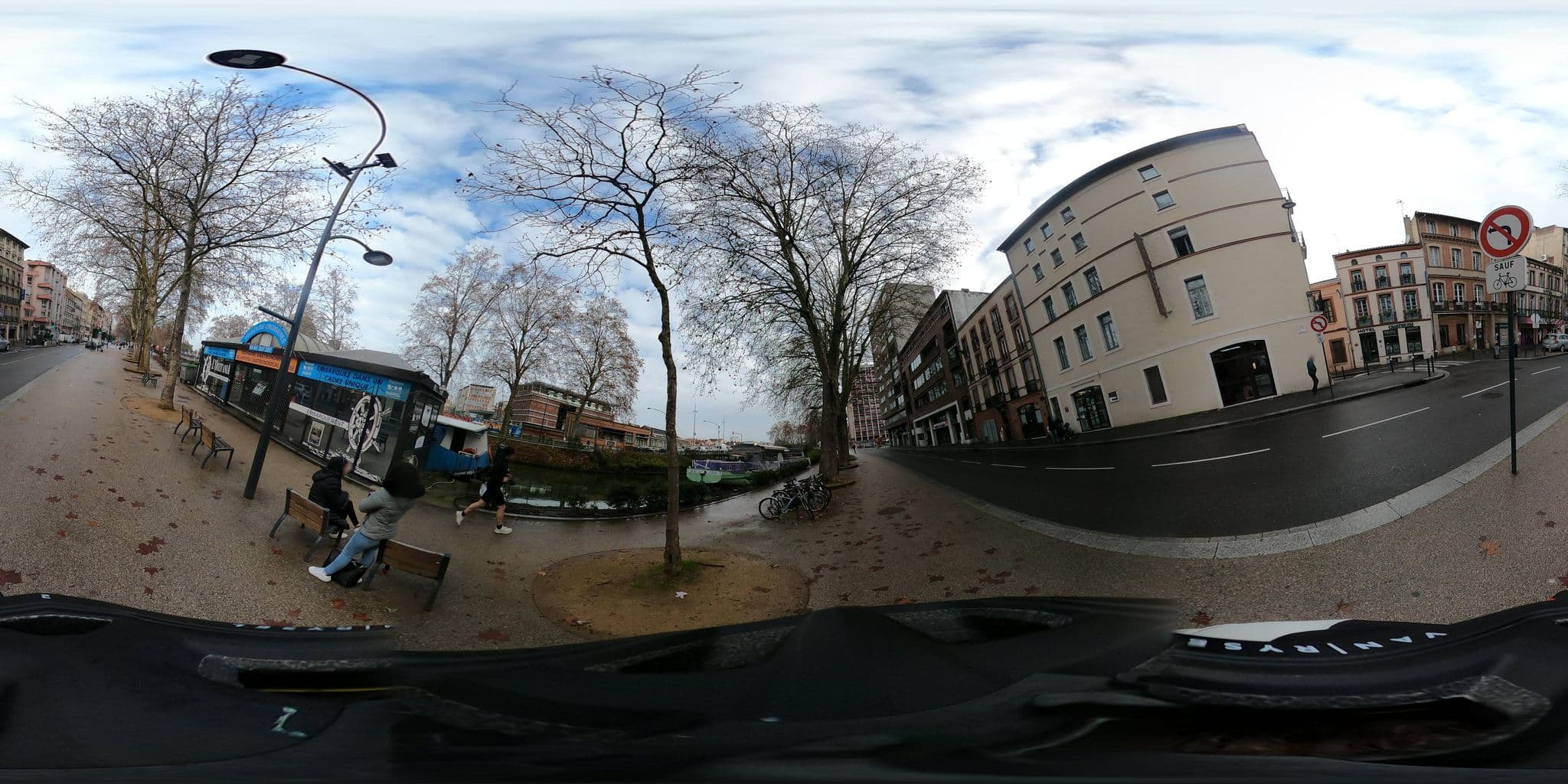 Street view near Hôtel de Bordeaux, Toulouse — © alixun (CC BY-SA · Mapillary)