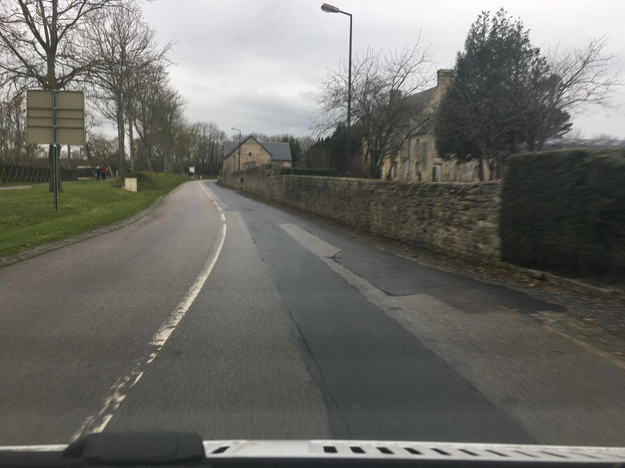 Street view near Les Poppies, Port-en-Bessin-Huppain — © raymond (CC BY-SA · Mapillary)