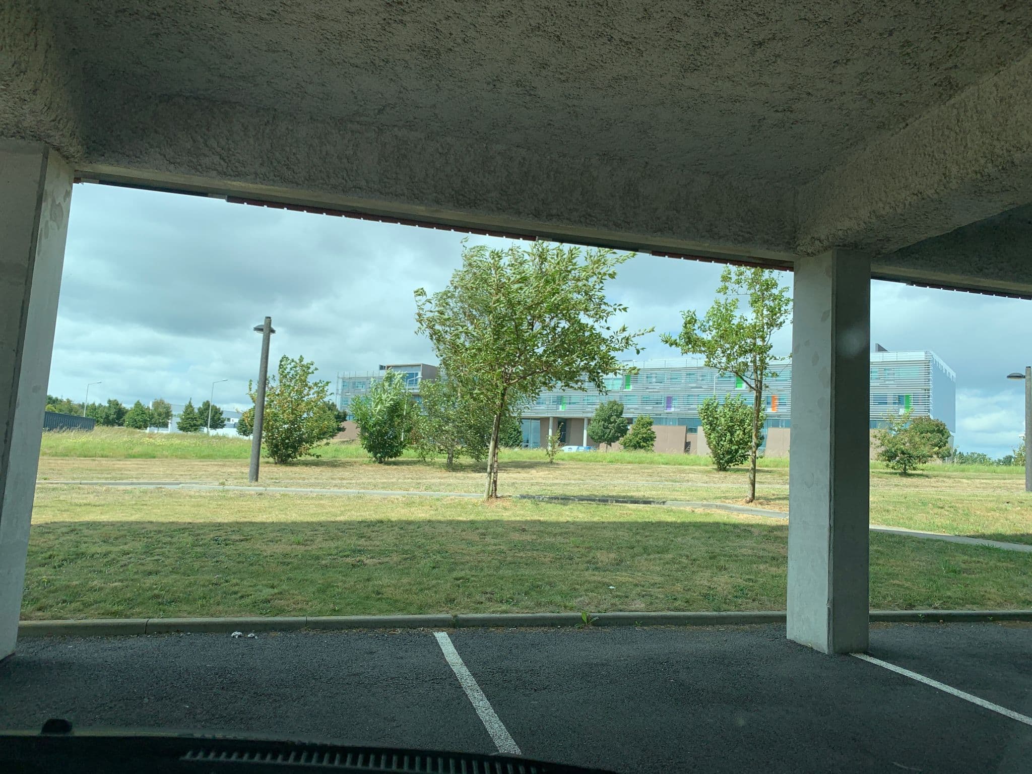 Street view near Park & Suites Elegance Vannes, Vannes — © jitenshaniko (CC BY-SA · Mapillary)