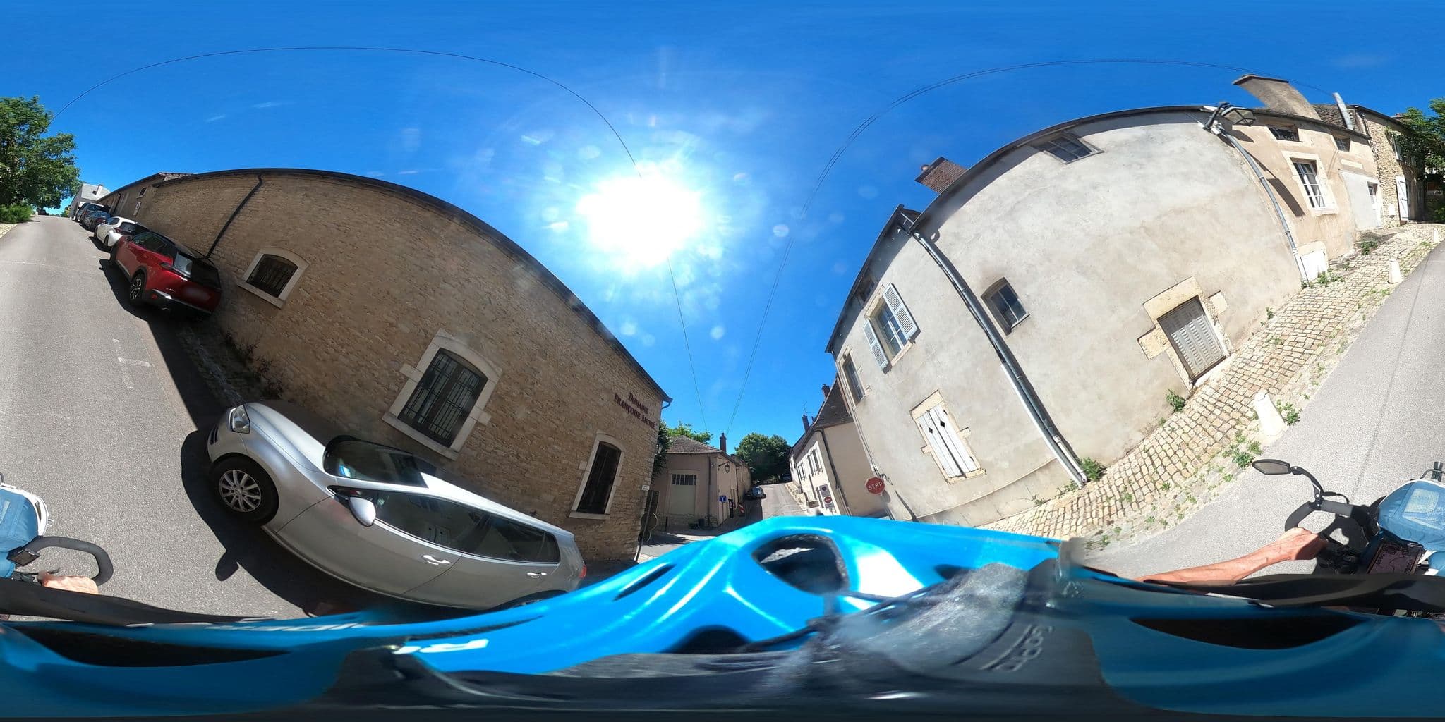 Street view near Hôtel des Tonneliers, Beaune — © padididejurbise (CC BY-SA · Mapillary)