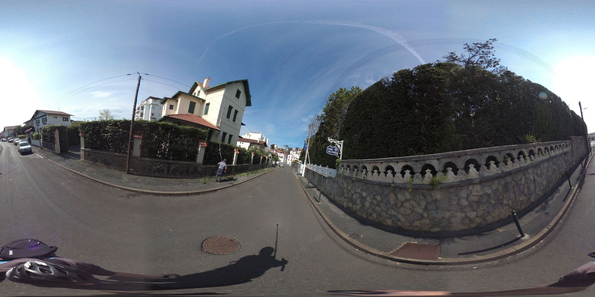 Street view near Hôtel Parc Victoria, Saint-Jean-de-Luz — © geovelo (CC BY-SA · Mapillary)