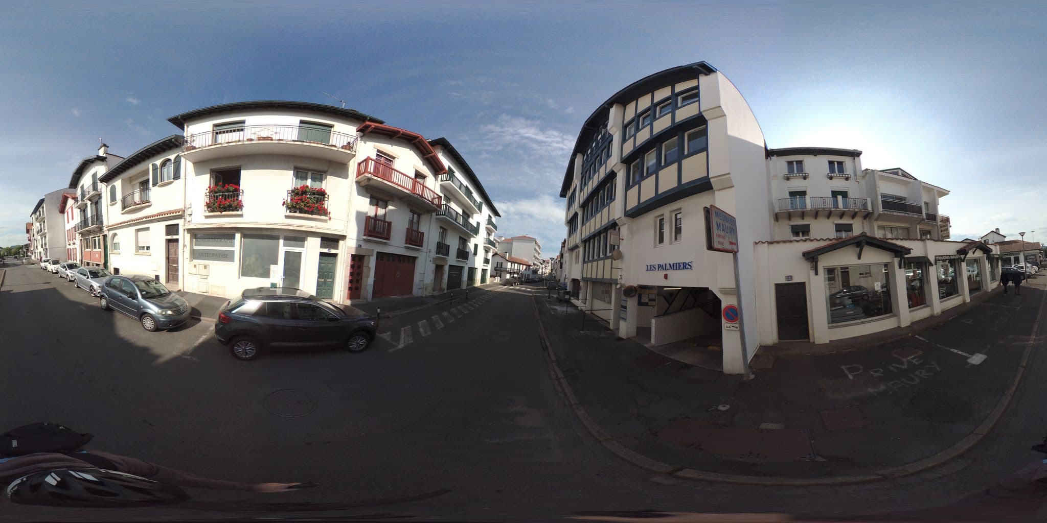 Street view near Apartment Résidence les palmiers 8, Saint-Jean-de-Luz — © geovelo (CC BY-SA · Mapillary)