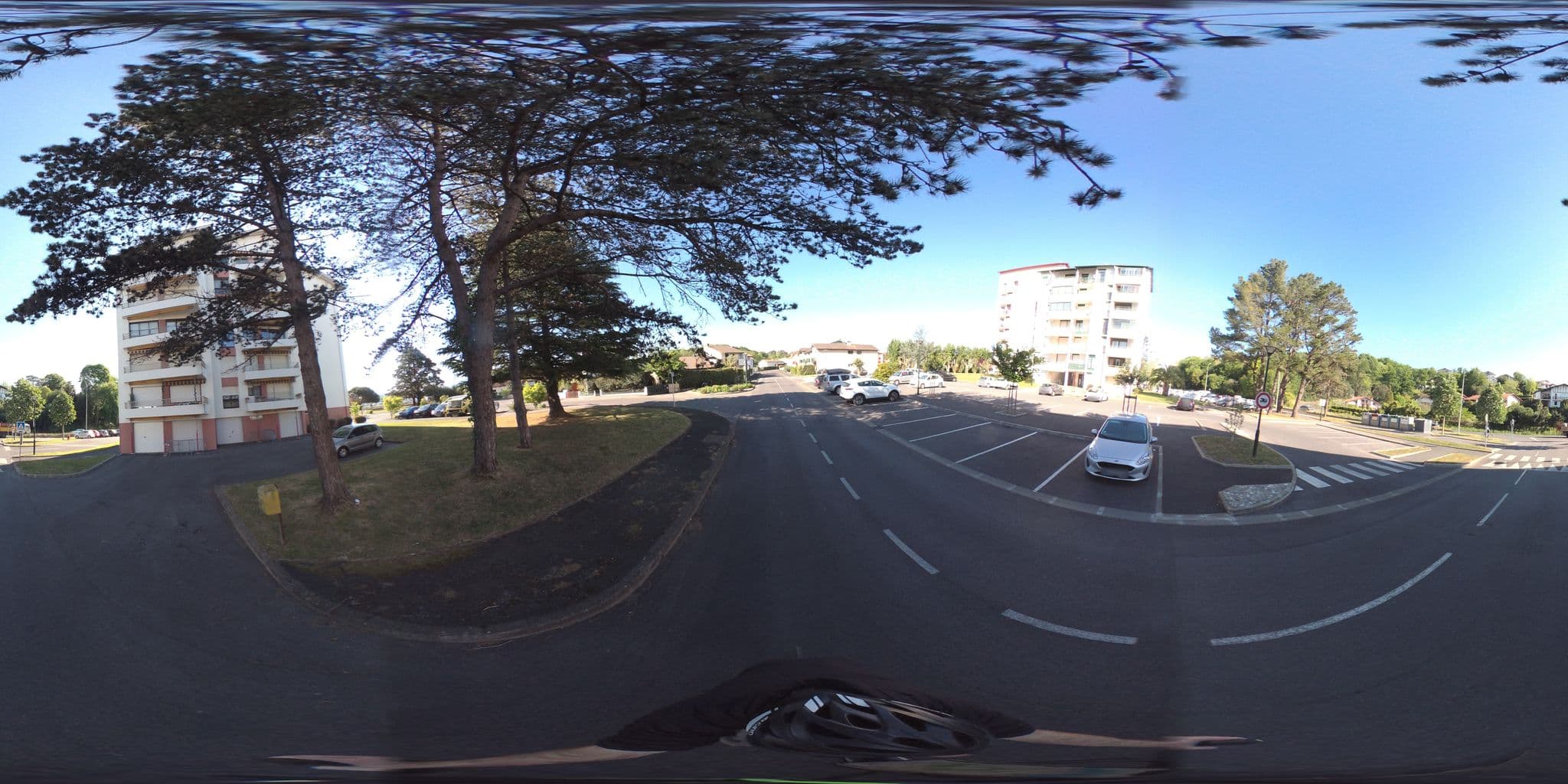 Street view near Appartement Saint-Jean-de-Luz, Saint-Jean-de-Luz — © geovelo (CC BY-SA · Mapillary)