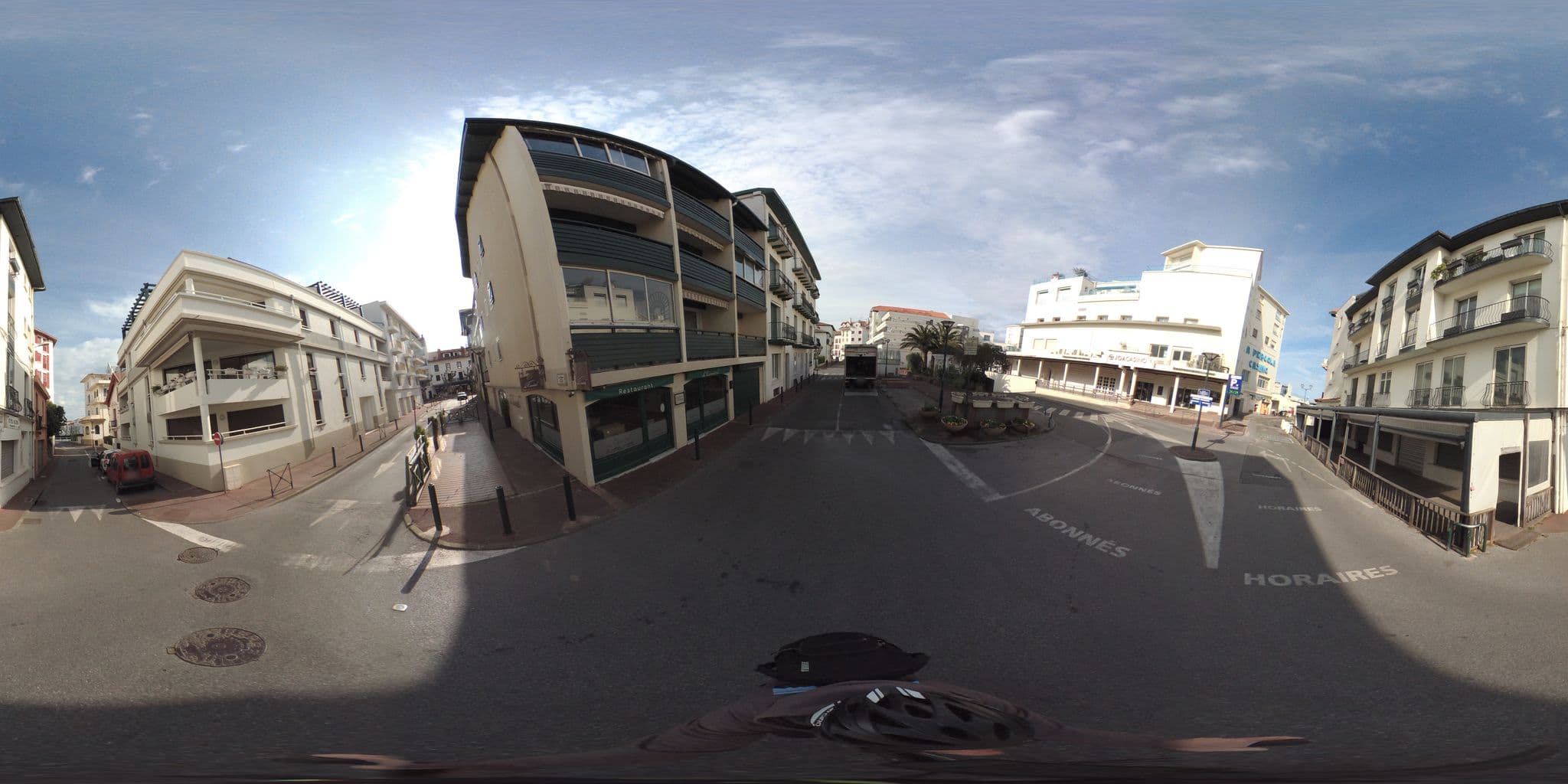 Street view near Hôtel le Prado, Saint-Jean-de-Luz — © geovelo (CC BY-SA · Mapillary)