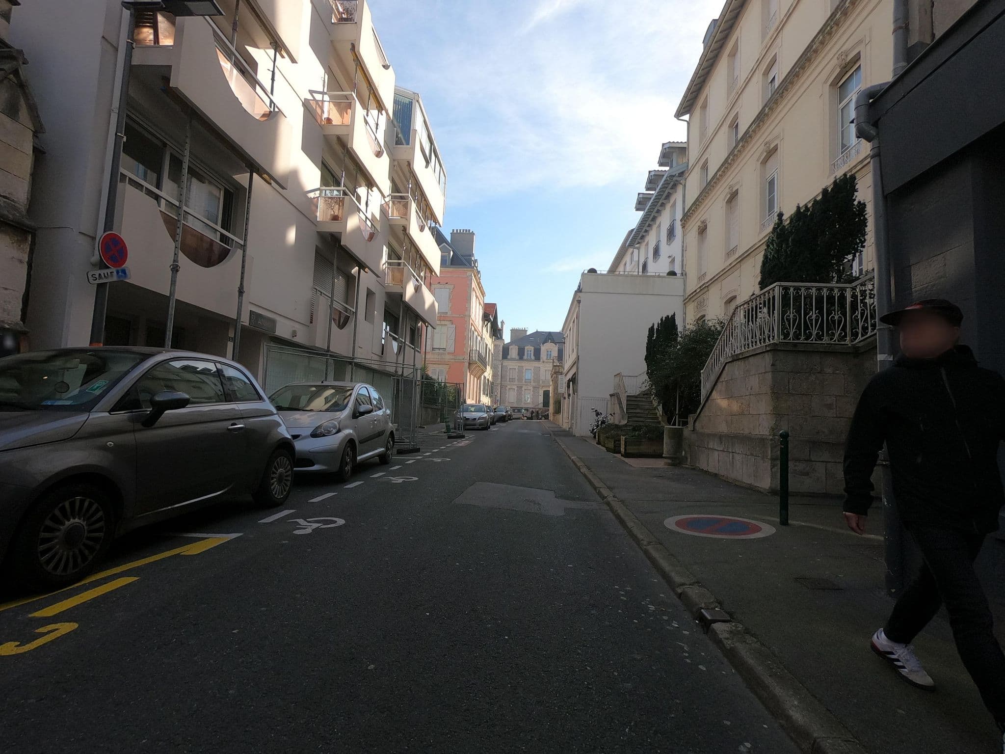 Street view near Airbnb Charmant T2 au Cœur des Halles, Biarritz — © txominh (CC BY-SA · Mapillary)