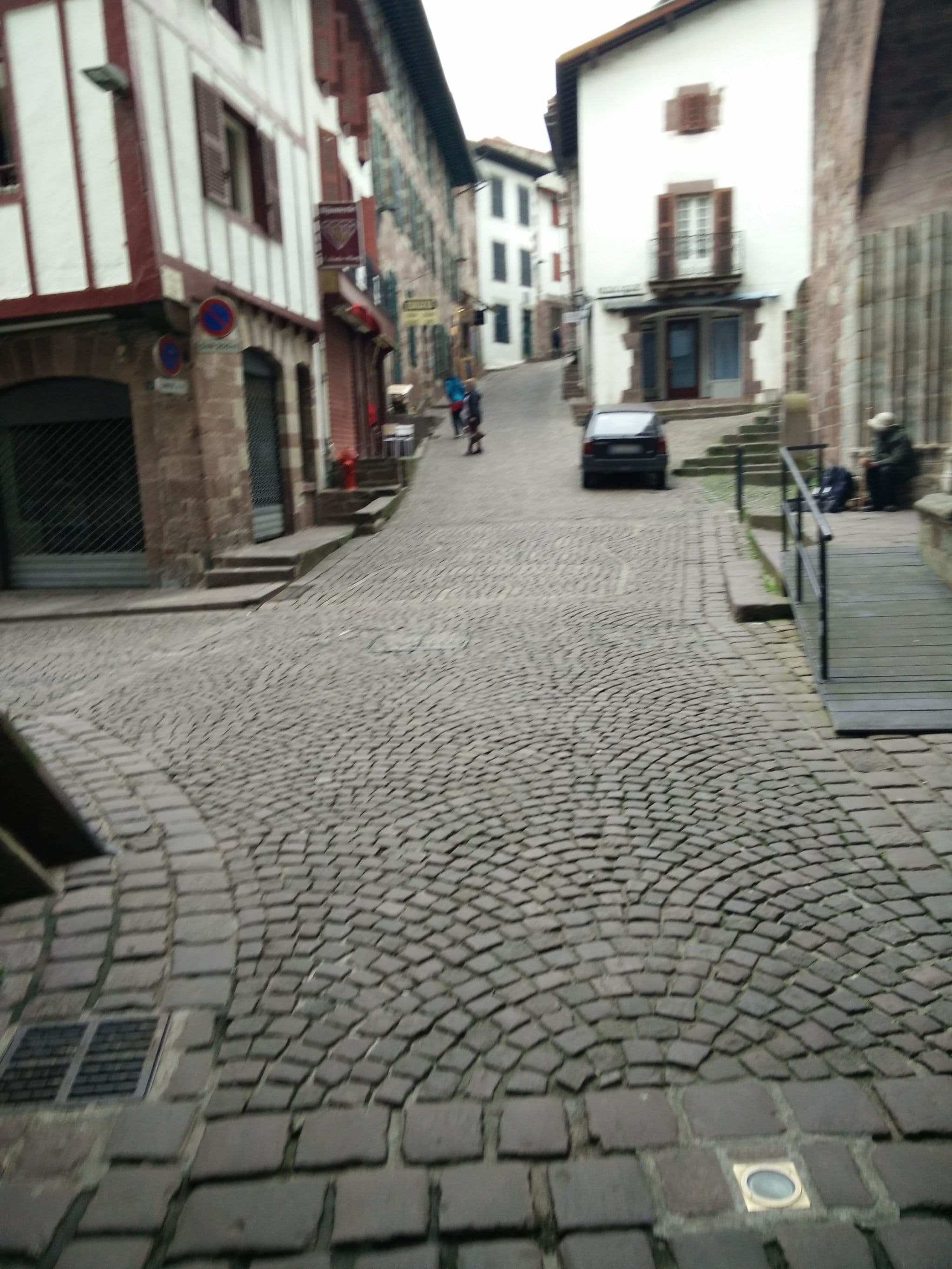 Street view near Gite Ultreïa, Saint-Jean-Pied-de-Port — © bernardvoyageur (CC BY-SA · Mapillary)