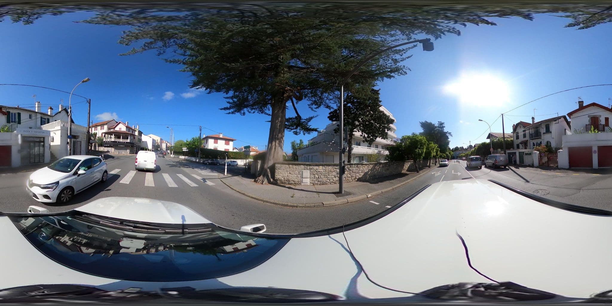 Street view near 114 Avenue de Verdun, Biarritz — © sanjorgepinho (CC BY-SA · Mapillary)