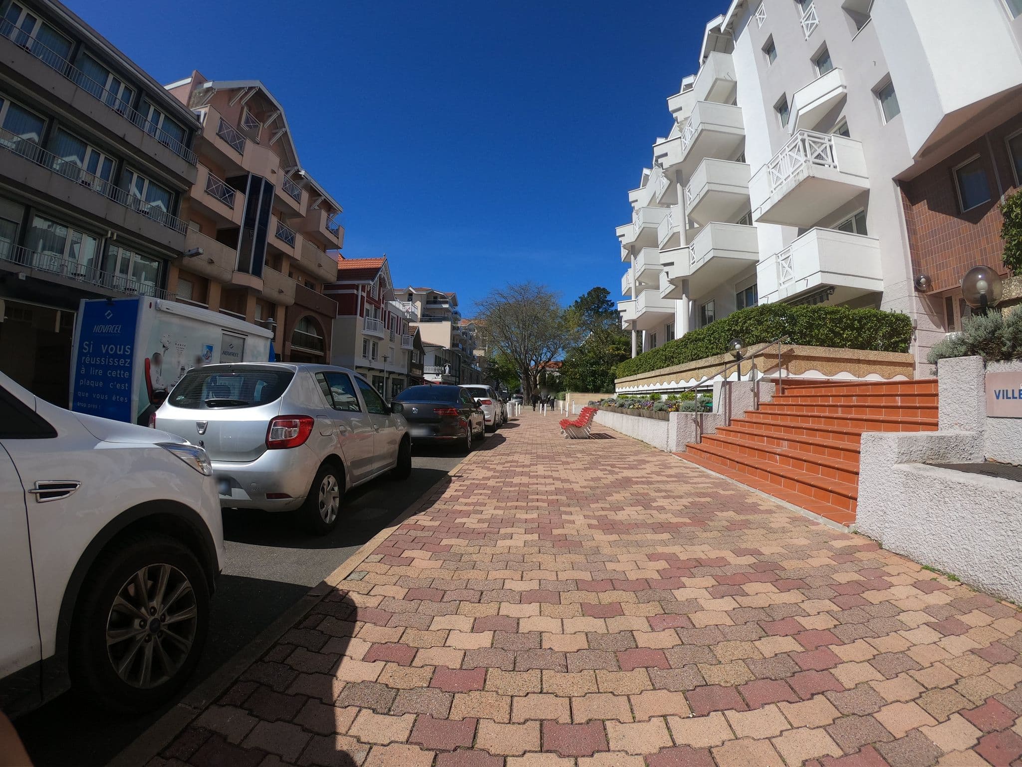 Street view near Hôtel Moderne, Arcachon — © gitouche (CC BY-SA · Mapillary)