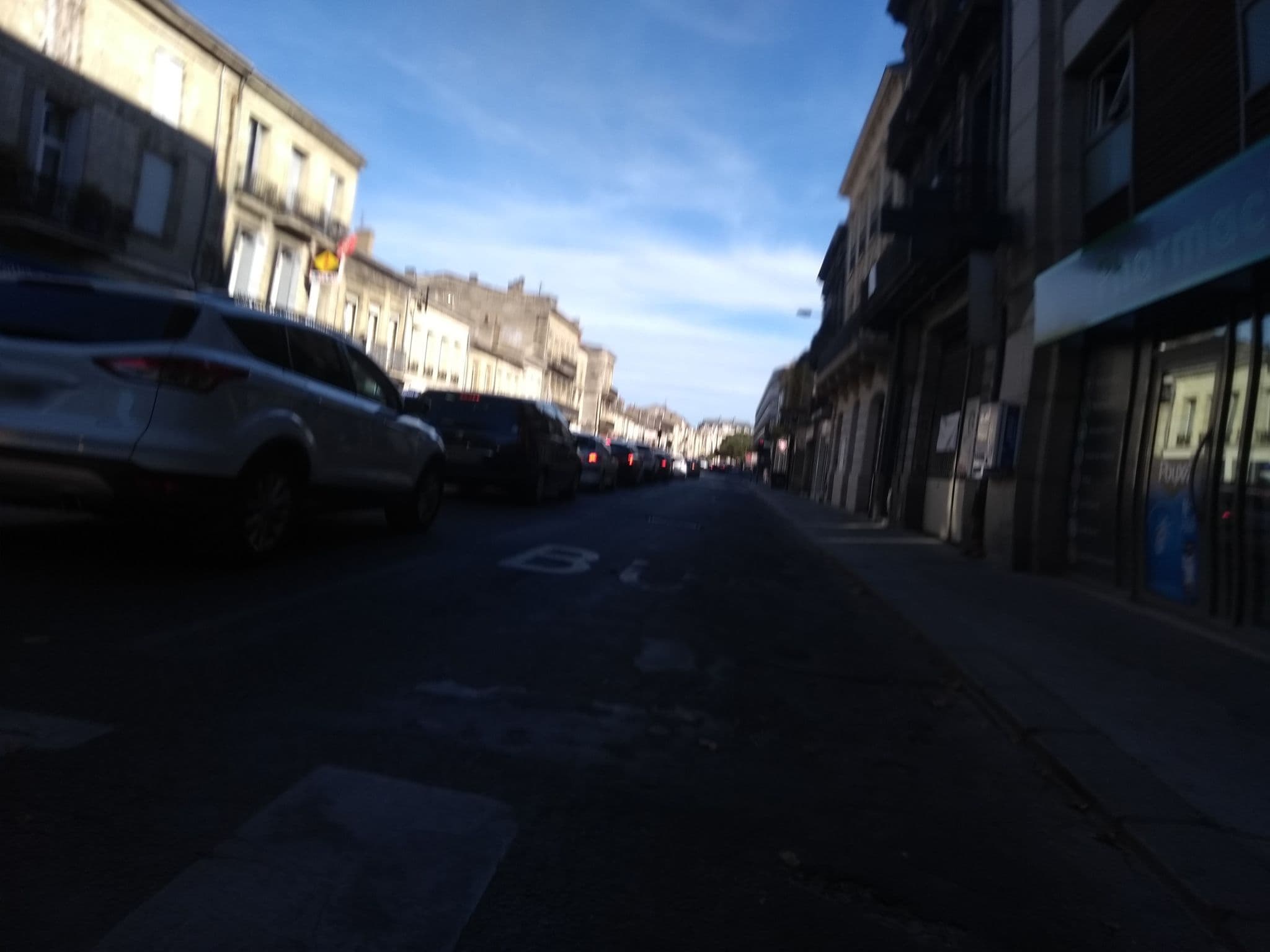 Street view near Residence Teneo Suites Bordeaux, Bordeaux — © gitouche (CC BY-SA · Mapillary)