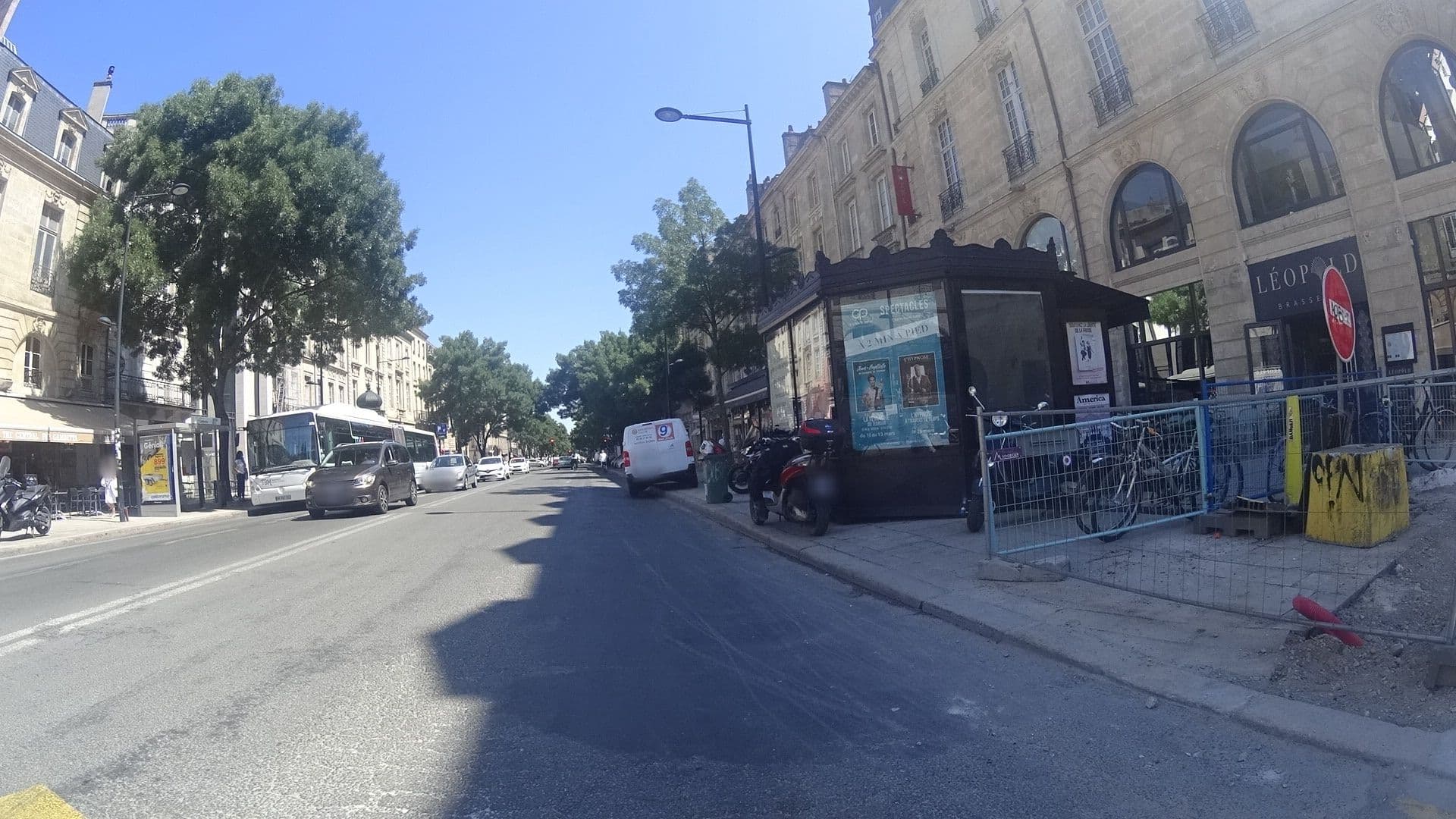 Street view near Cœur de City Bordeaux Clémenceau by HappyCulture, Bordeaux — © Teritorio (CC BY-SA · Mapillary)