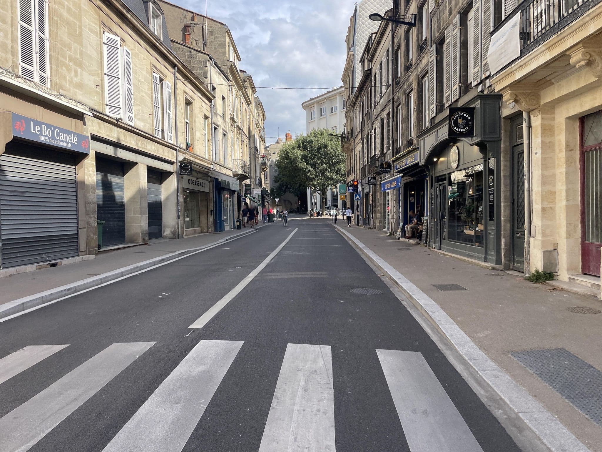 Street view near Le Clos de Saint Seurin, Bordeaux — © xavierbob (CC BY-SA · Mapillary)