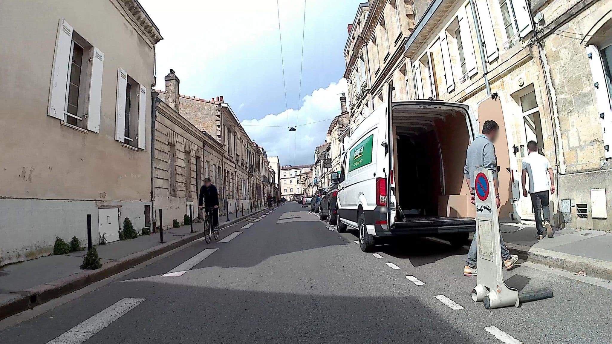 Street view near La Chartreuse, Bordeaux — © trouyer (CC BY-SA · Mapillary)