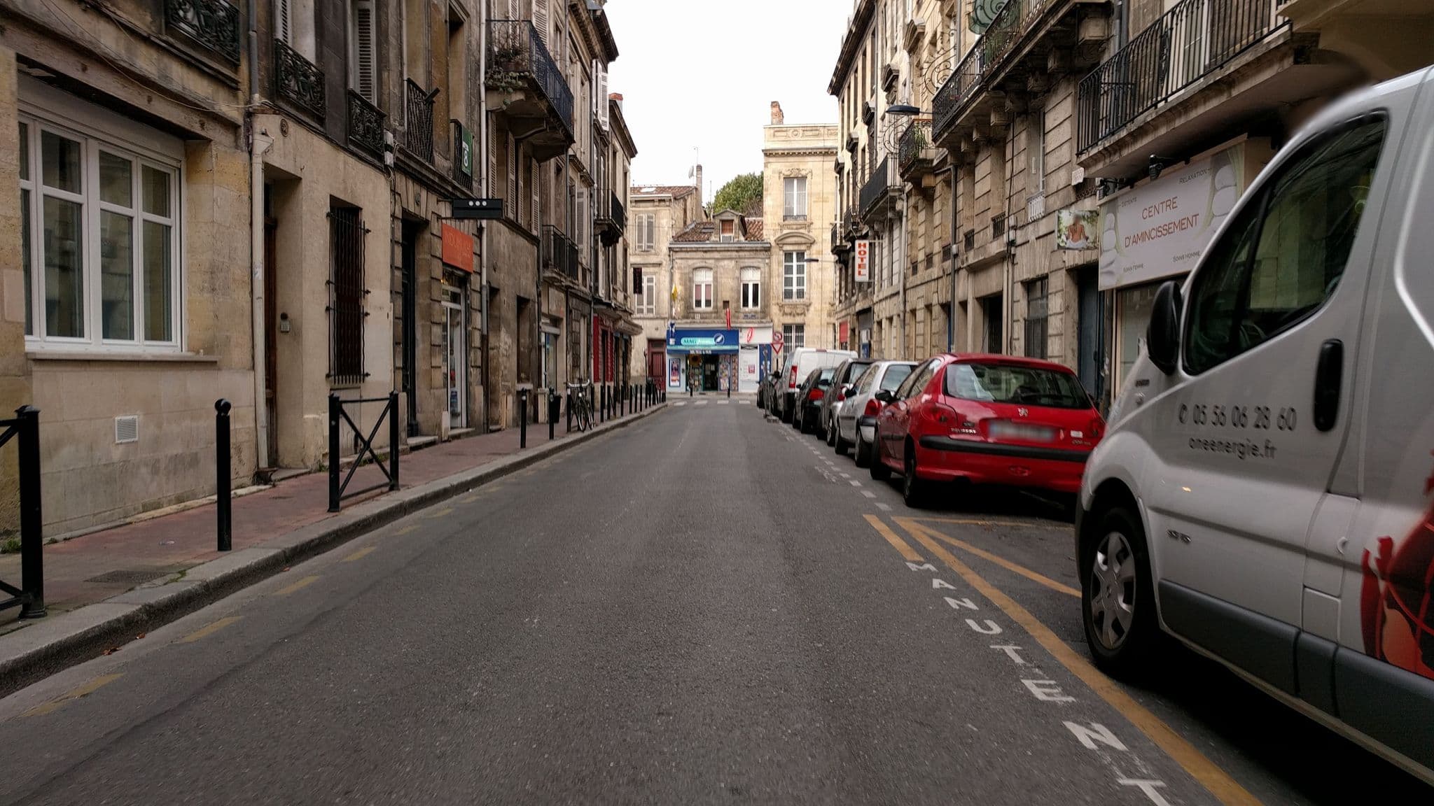 Street view near Hotel La Maison Du Lierre Bordeaux, Bordeaux — © thibdrev (CC BY-SA · Mapillary)