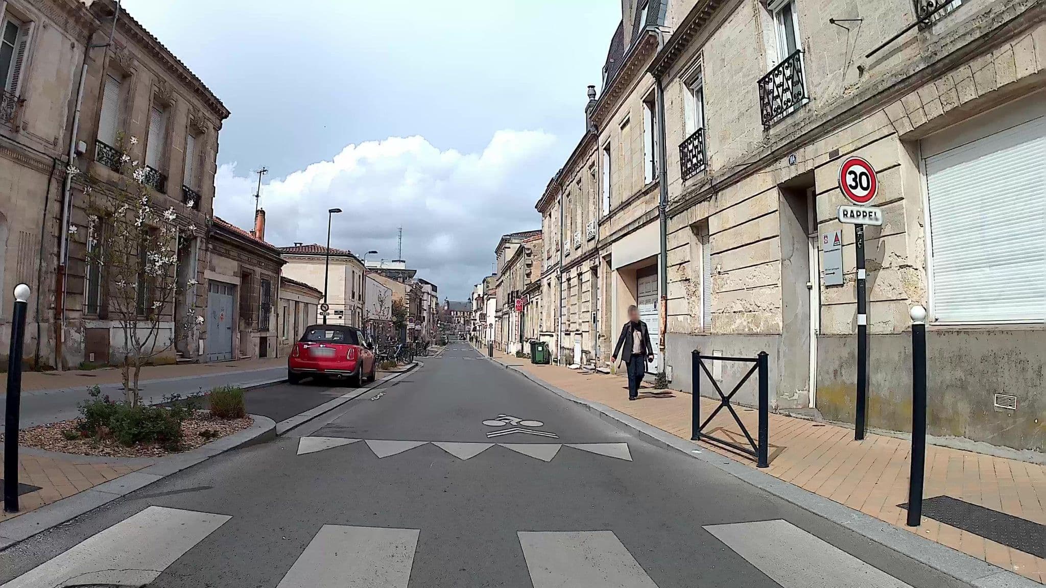 Street view near Résidence, Bordeaux — © trouyer (CC BY-SA · Mapillary)