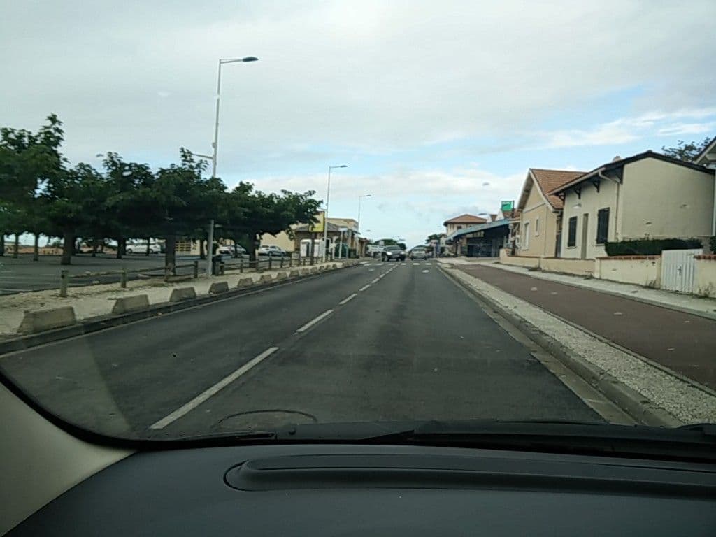Street view near Yelloh Village les Grands Pins, Lacanau — © bellazambo (CC BY-SA · Mapillary)