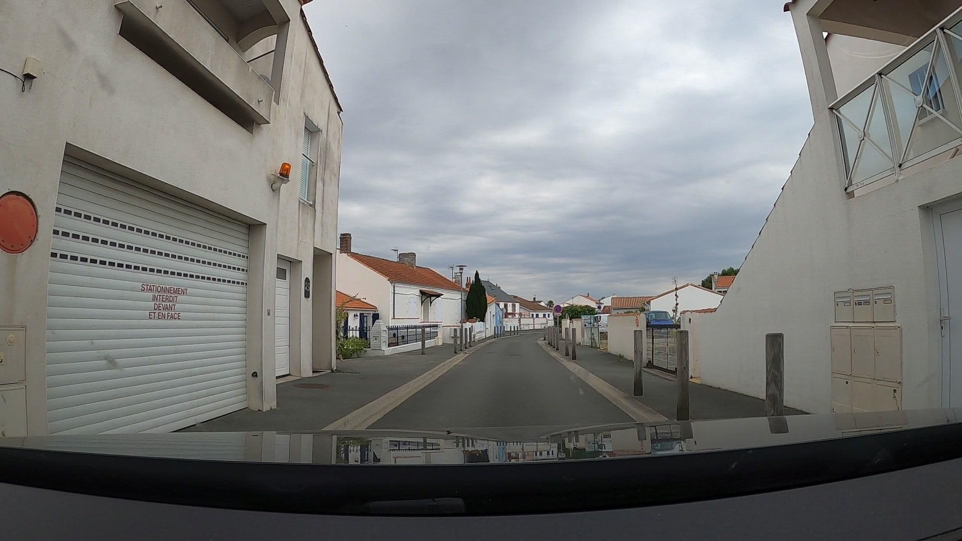 Street view near Hôtel du Centre, La Tranche-sur-Mer — © uwekoch (CC BY-SA · Mapillary)