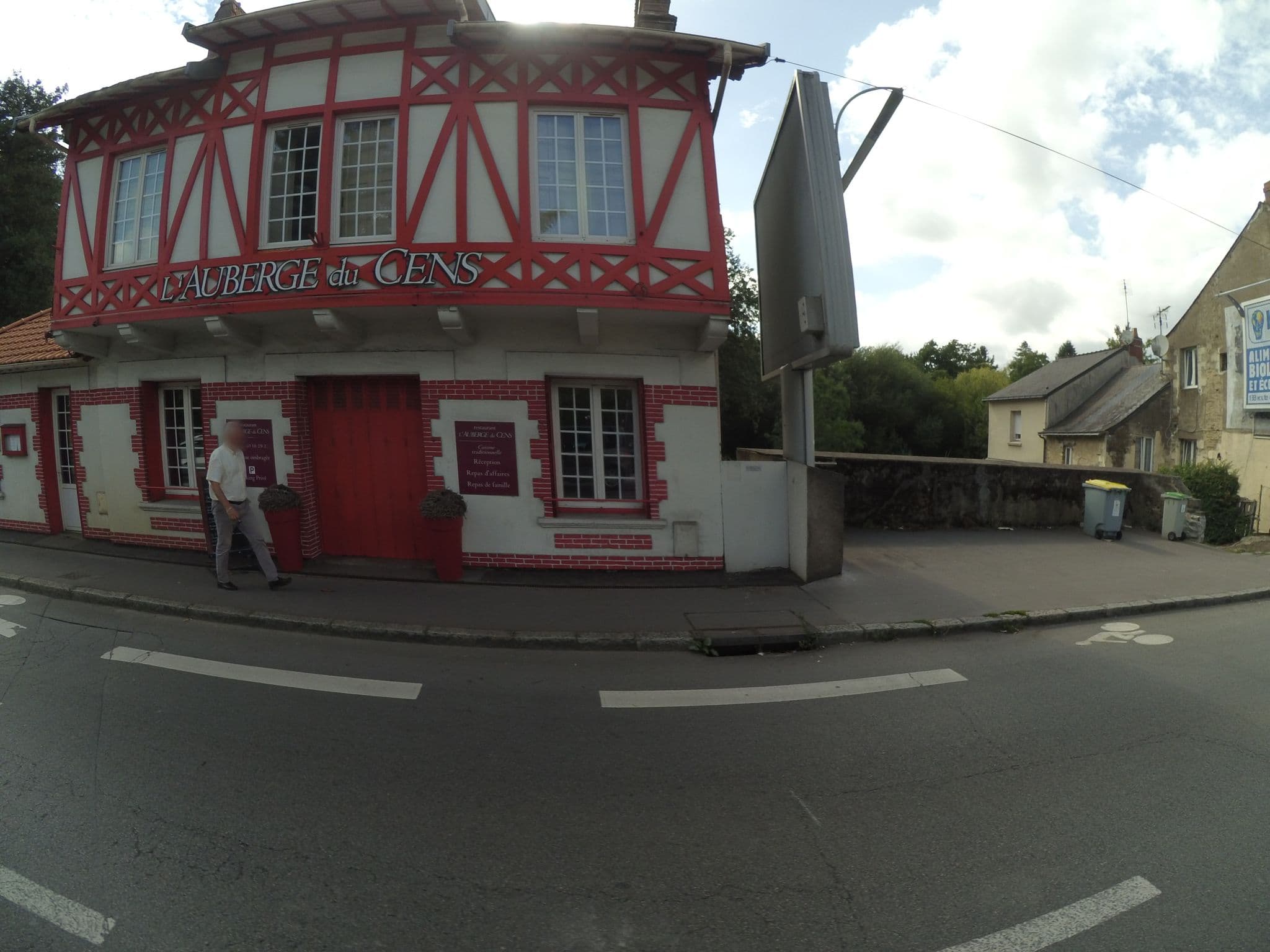 Street view near Les Sorbets, Nantes — © stephanep (CC BY-SA · Mapillary)