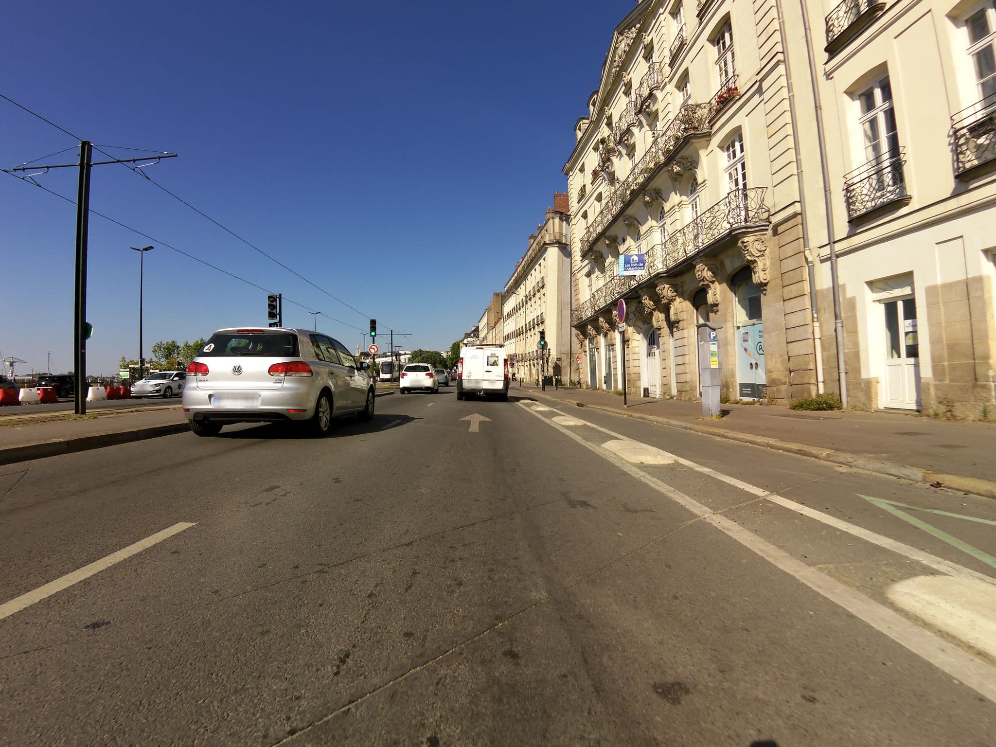 Street view near Le Dô, Nantes — © hamlet (CC BY-SA · Mapillary)