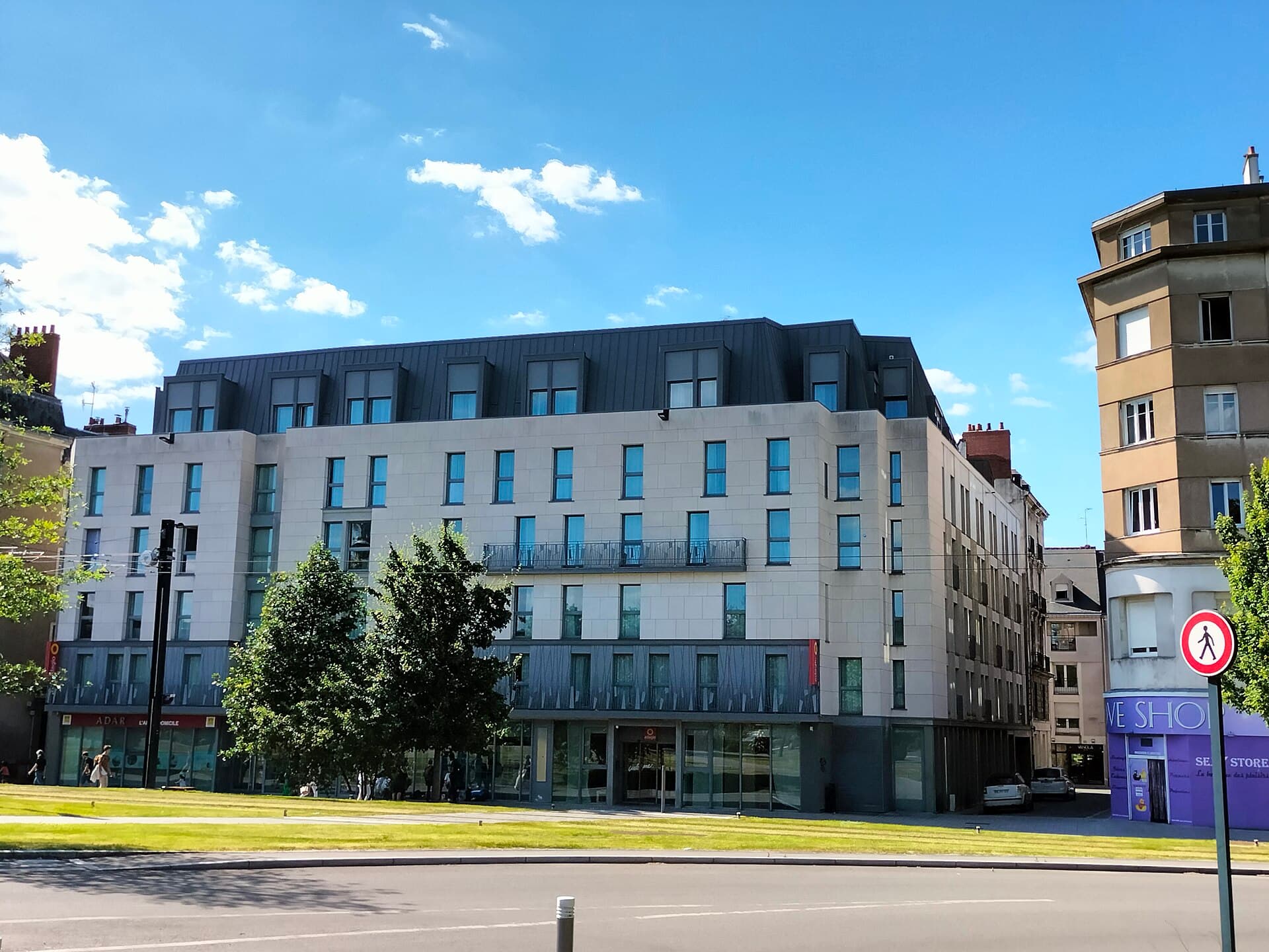 Aparthotel Adagio Nantes Centre (via Wikimedia Commons, CC BY-SA 3.0)